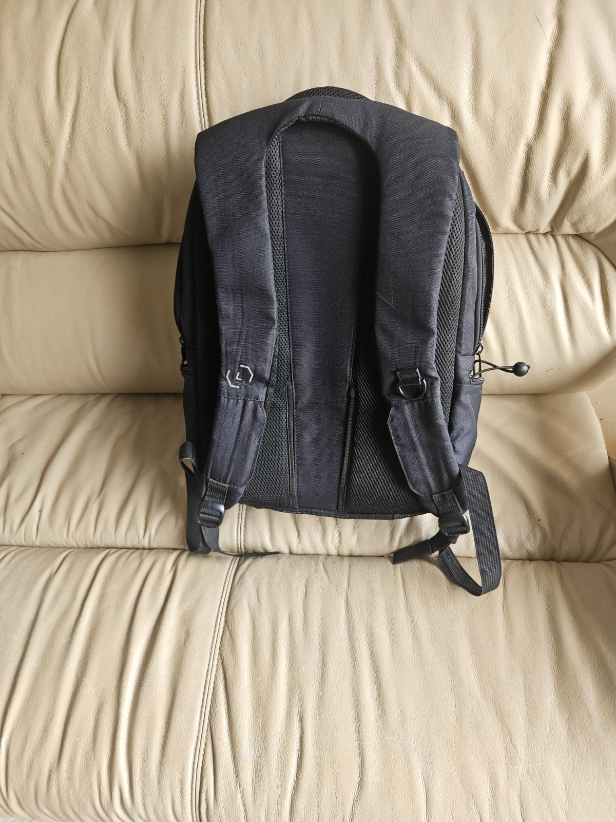 SOLGAARD [LIFEPACK] BACKPACK 17 ” HIGH 4.5 “WIDE AT BASE 12 ” LONG AT THE BASE