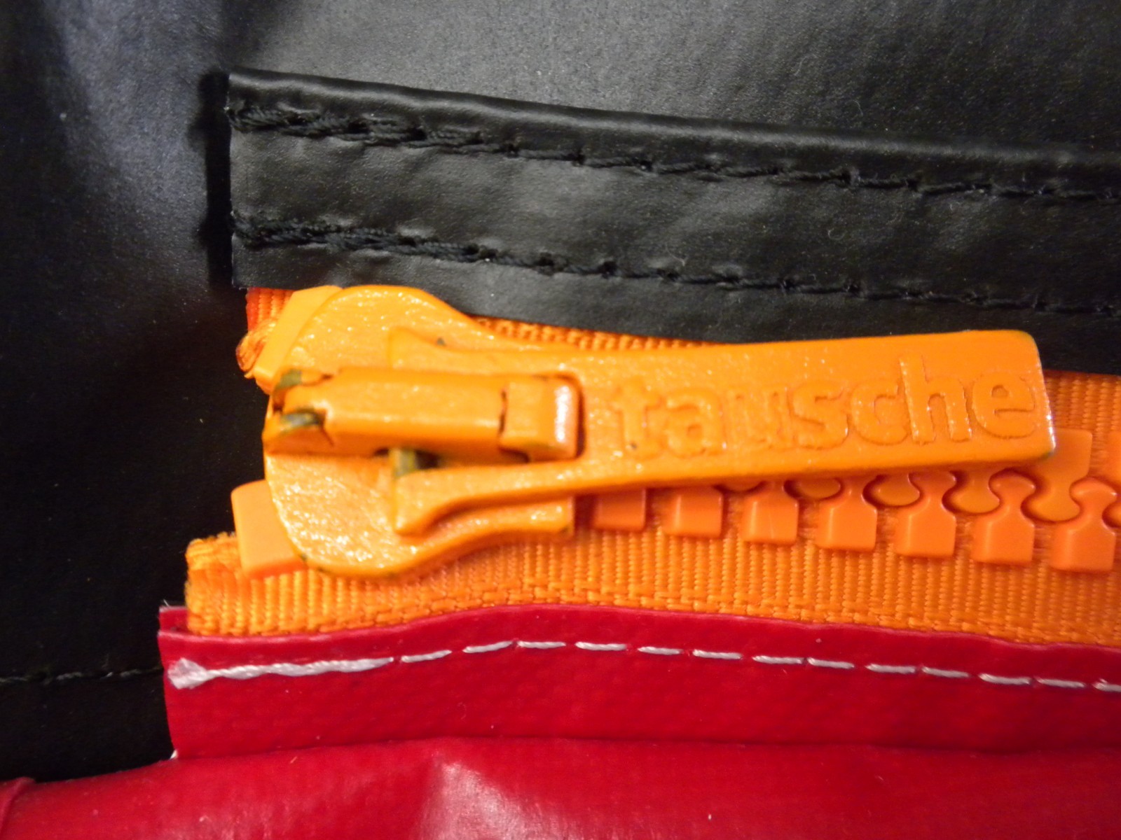 Tausche Tagediebin Messenger Bag Germany Stuttgart Metro Stadtbahn Red Black B