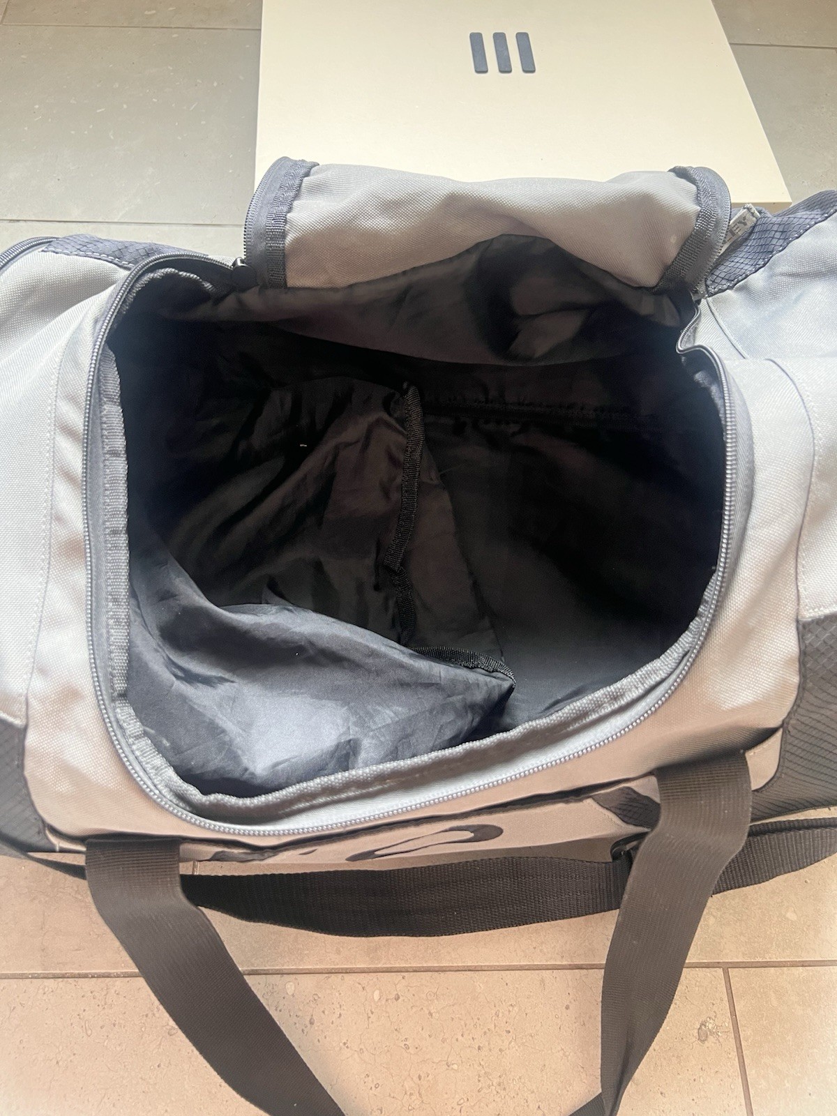 Oakley Tactical Field Weekender Boston Travel Gray Brand Logo Large Duffle Bag