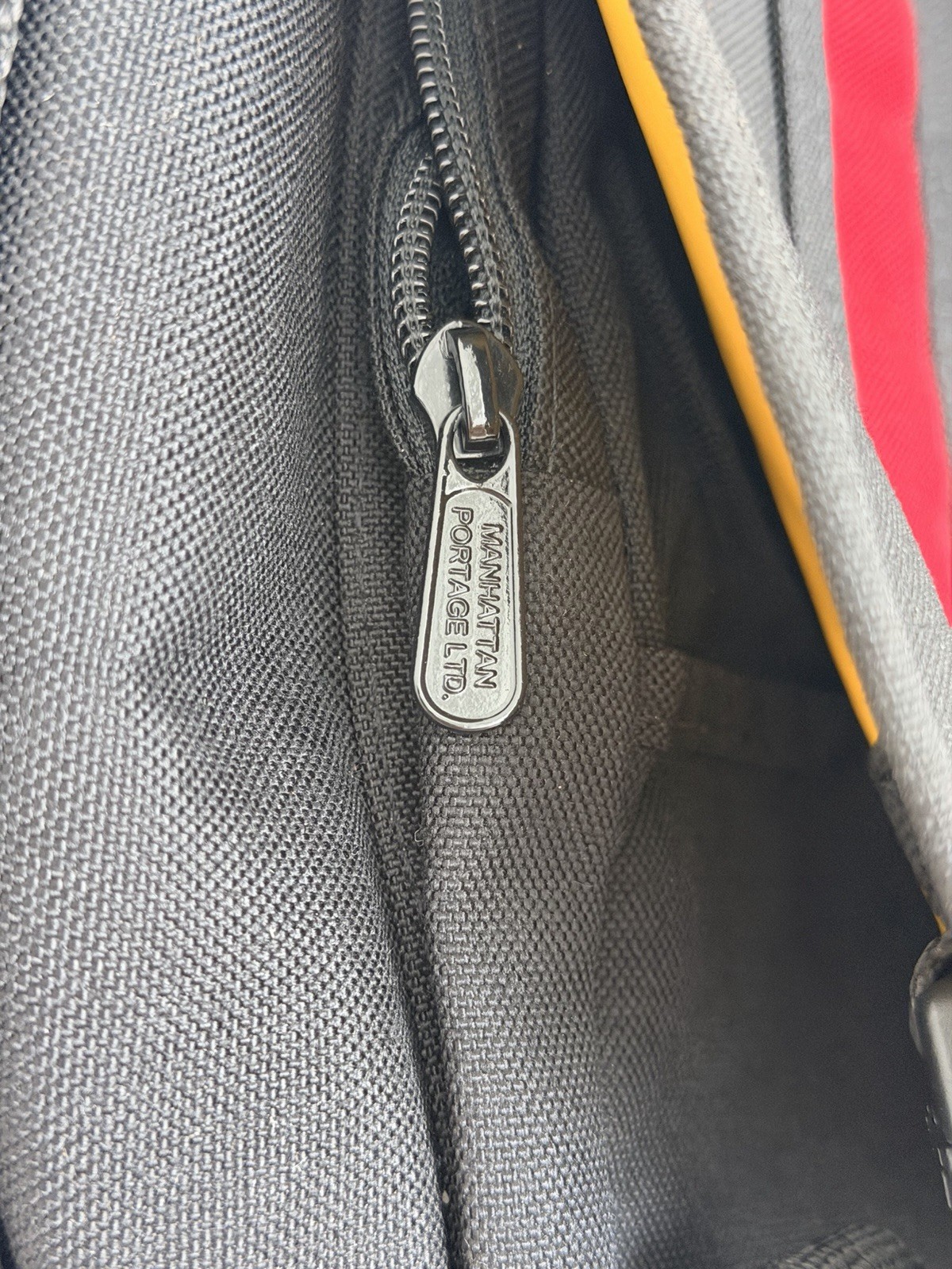 Manhattan Portage Black Messenger Bag Red Stripe Yellow Lining Inner Pockets