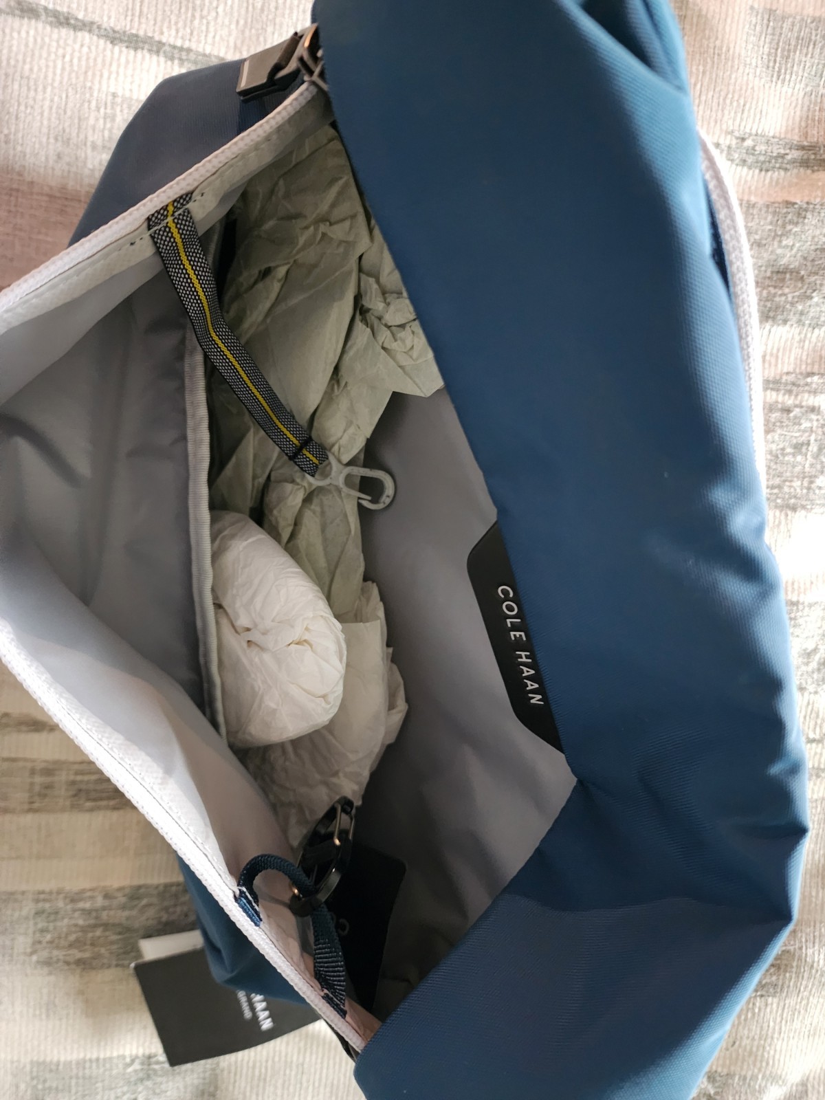 NWT Authentic COLE HAAN ZEROGRAND CENTRAL Blue Nylon Men’s Sling Bag Unisex