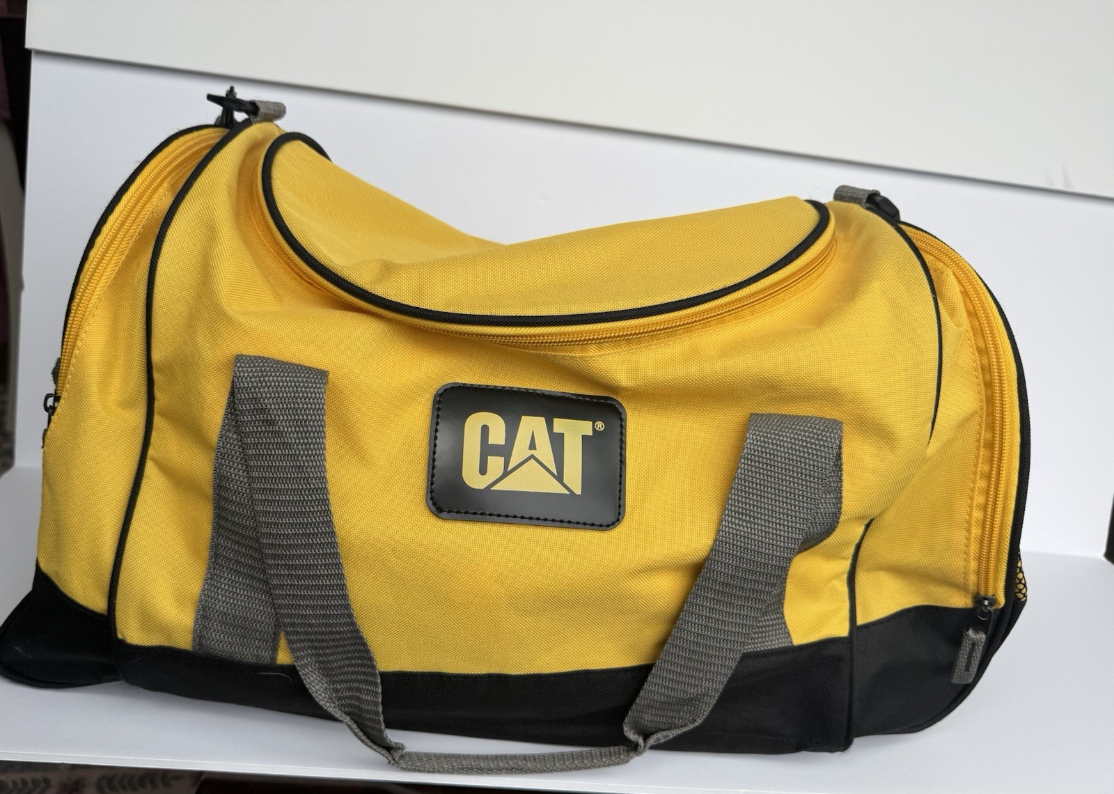 CAT Caterpillar Duffel Bag Yellow Black 16″ Gym Travel Weekender Work Utility