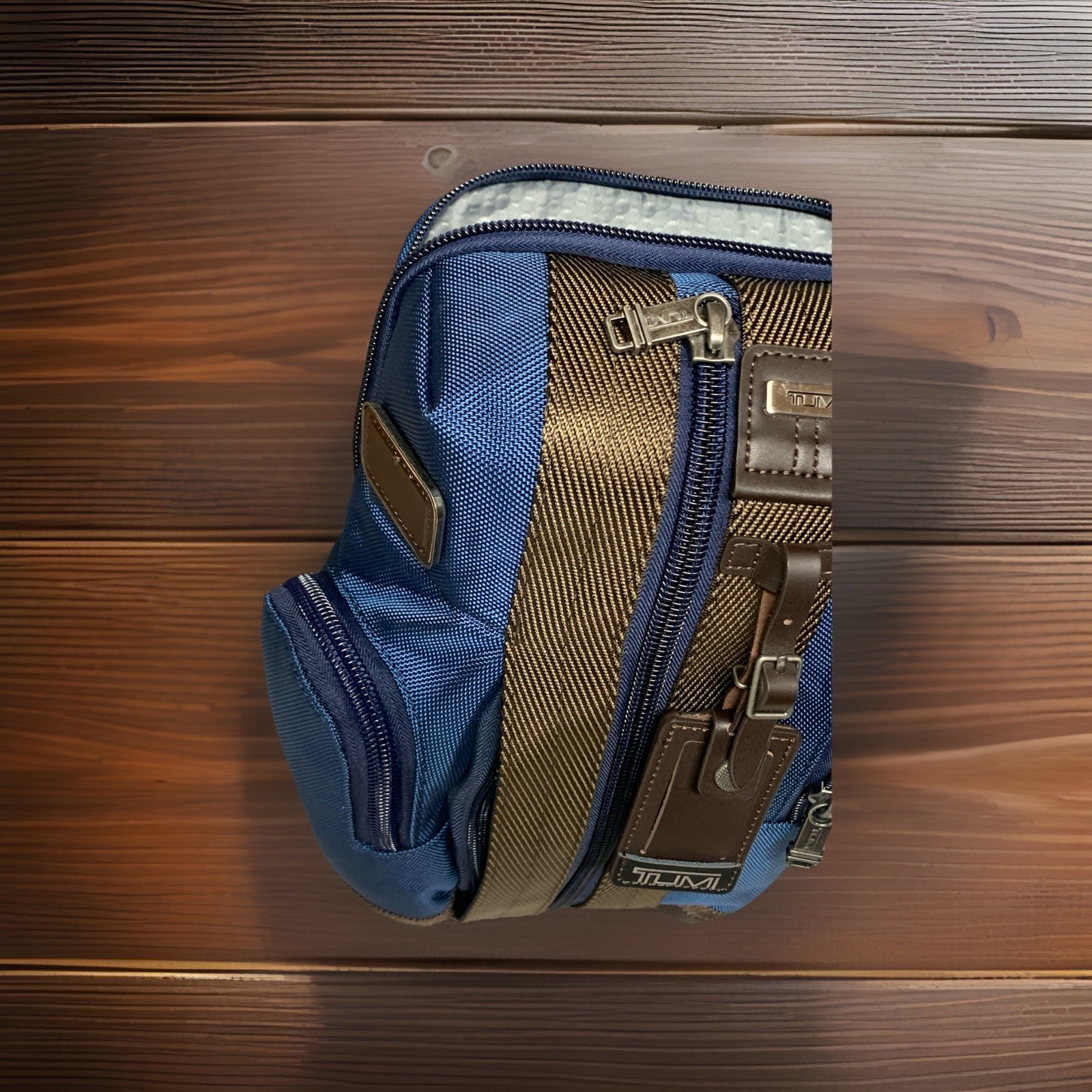 New-Tumi Alpha Bravo Men’s Ballistic Nylon Sling Bag $495 Navy