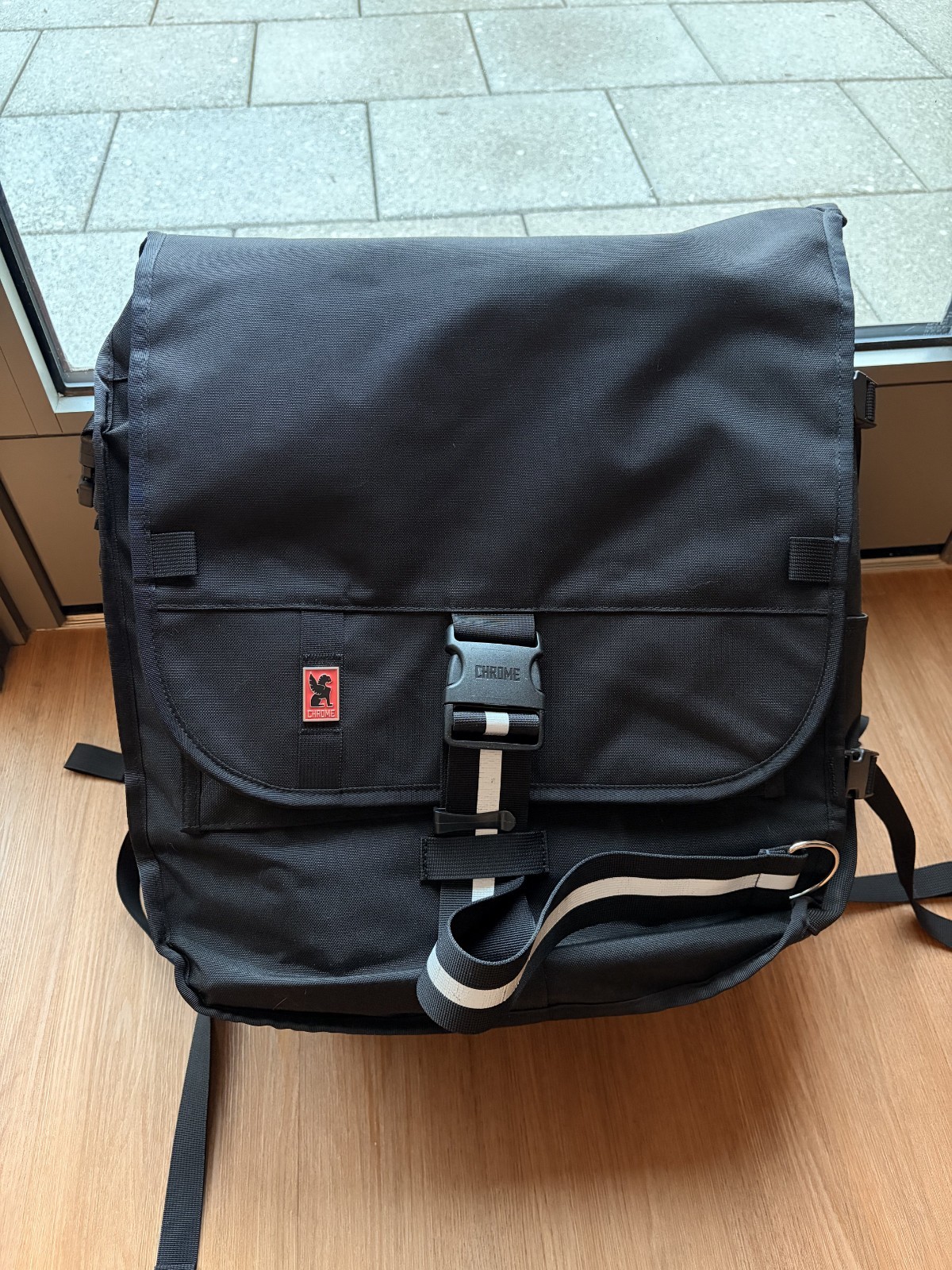 Chrome Industries Warsaw 2.0 55L Messenger Bag Cycle Messenger & Travel NWT RARE