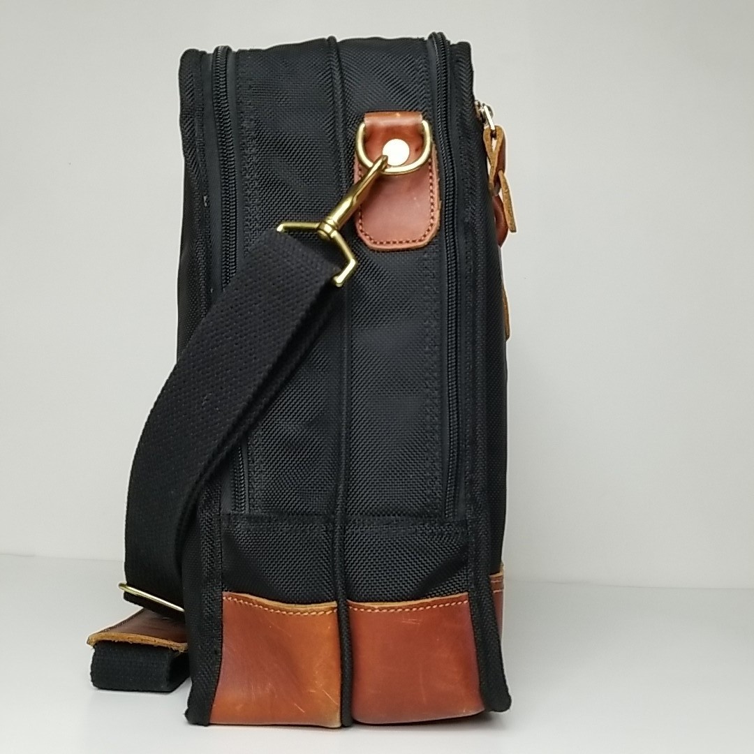 Orvis Battenkill 16″ Briefcase Messenger Bag Black Nylon/Brown Leather Trim
