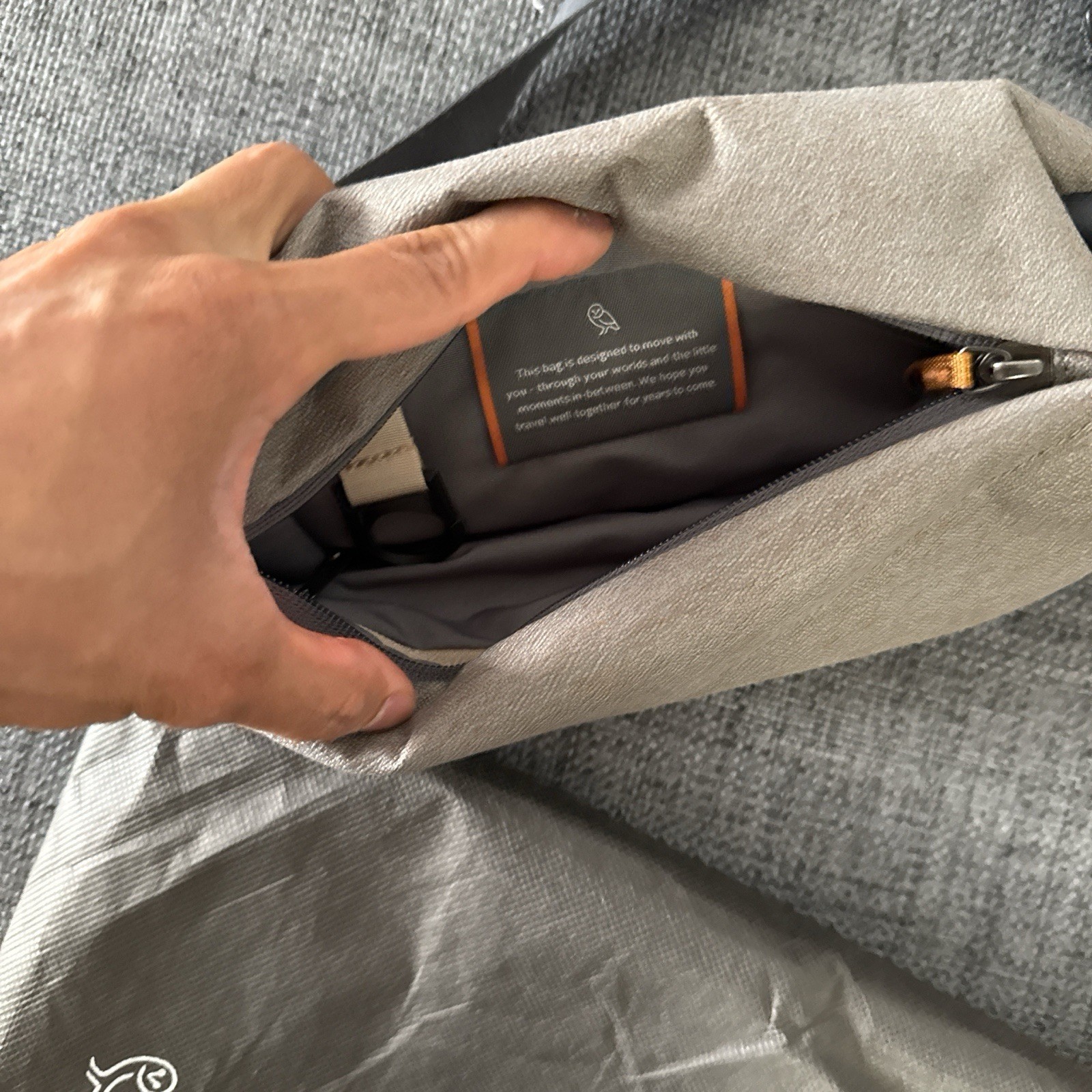 Bellroy Sling Mini Limestone/grey Brand new Unisex