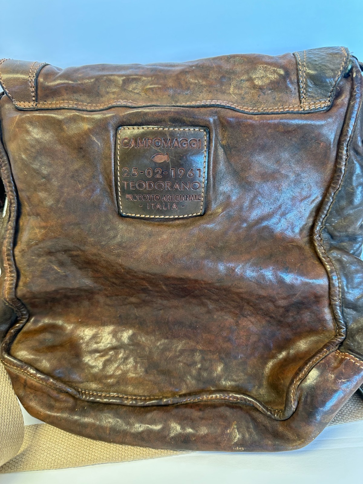 CAMPOMAGGI ITALIAN LEATHER MESSENGER BAG. PERFECT FOR iPAD, BOOKS, etc.