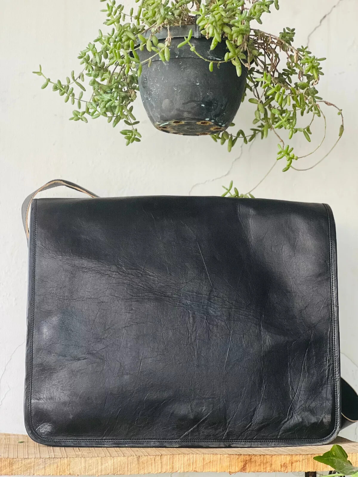 15″Purely Refined Goat Leather Laptop Messenger Bag