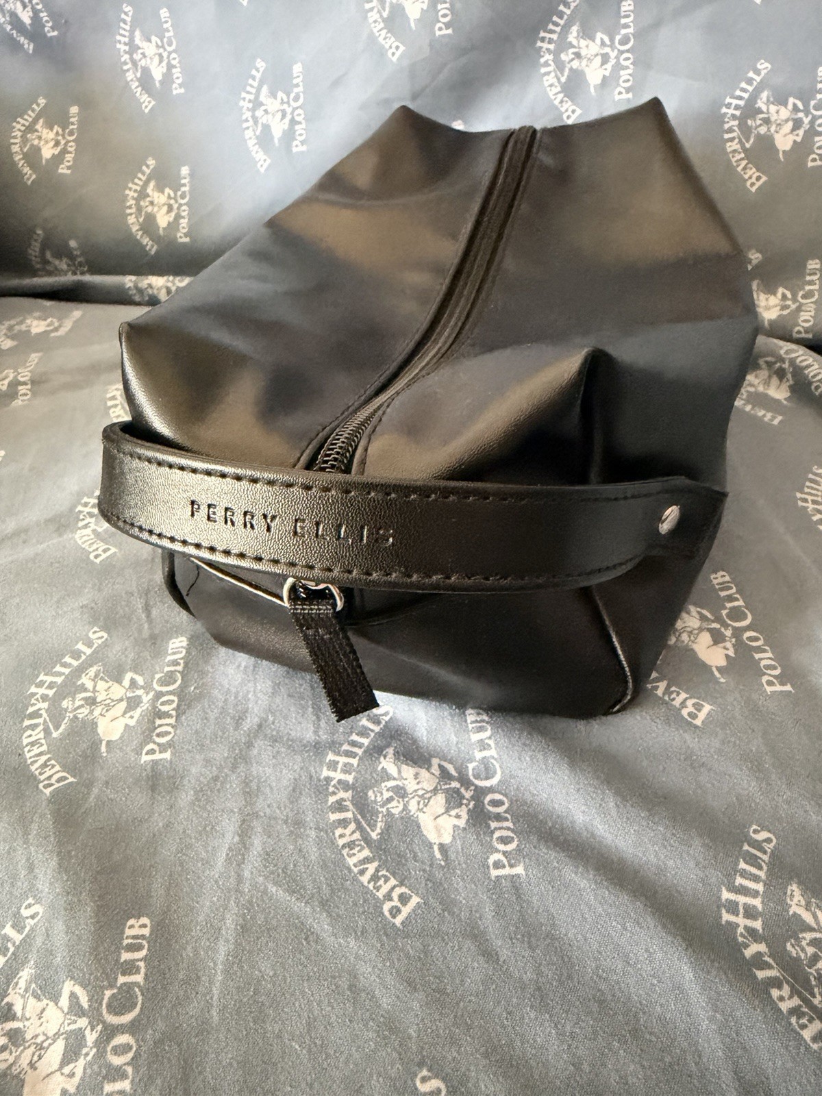 NEW Without Tags Perry Ellis Portfolio Men’s Travel Kit Black Faux Leather