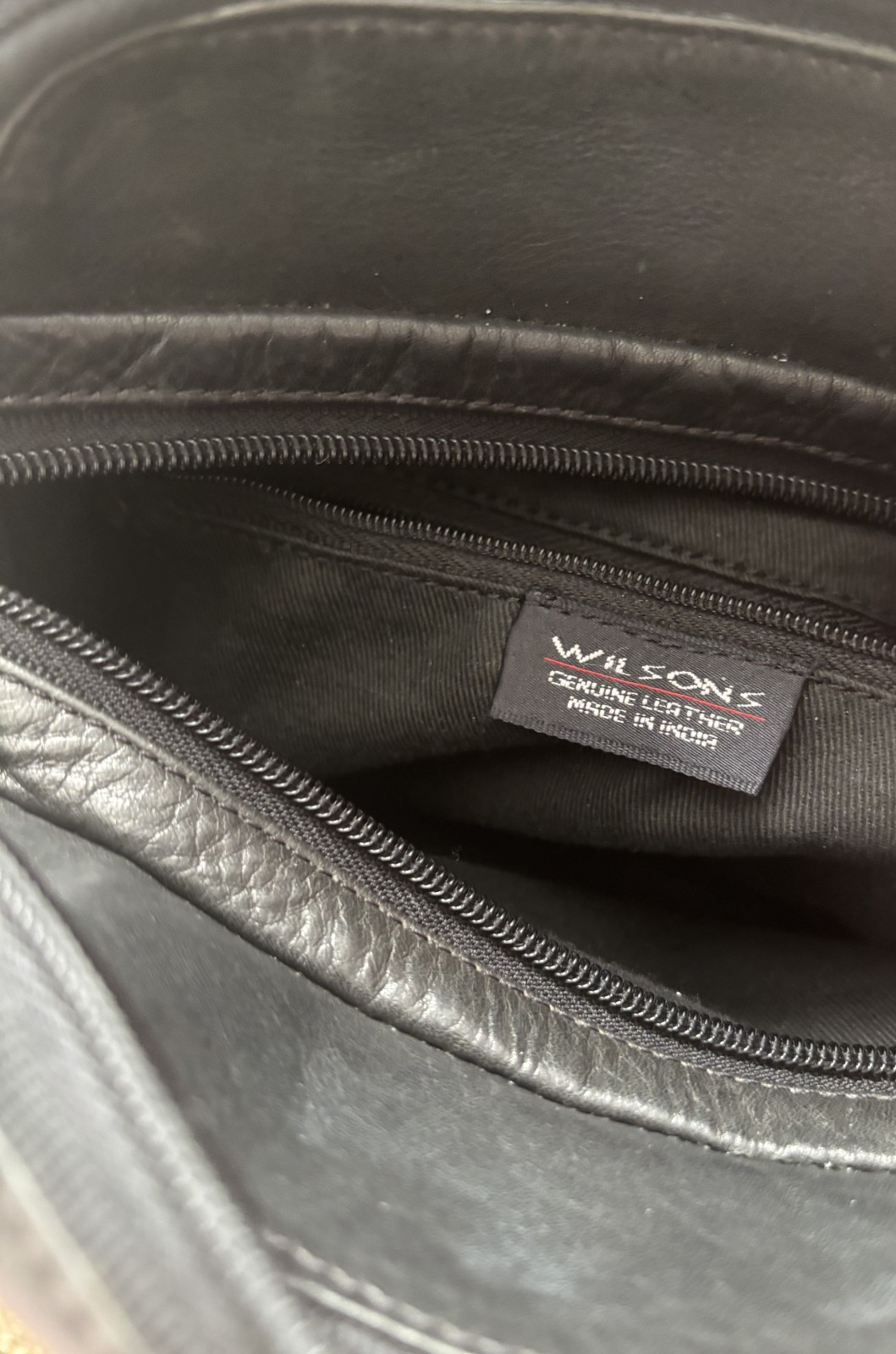 Vintage Wilsons Leather Crossbody Bag Black Genuine Minimalist Vintage 3 pocket