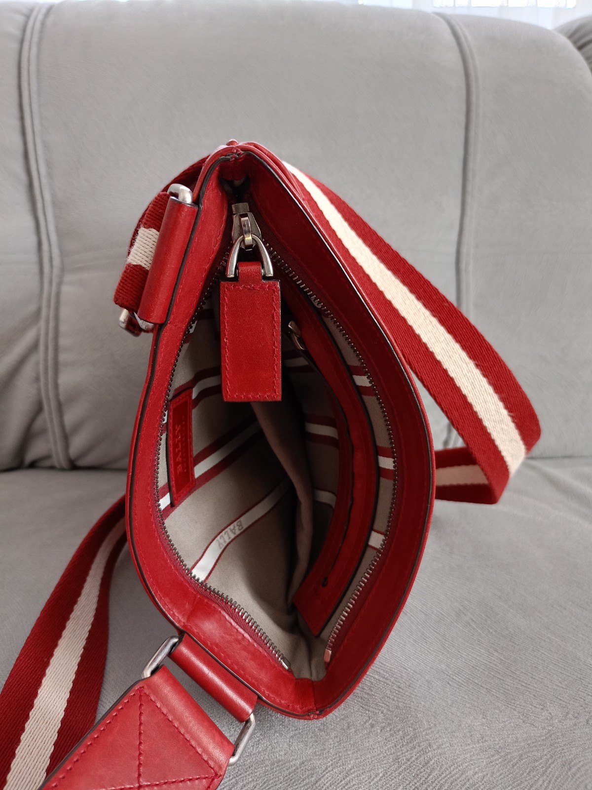 Bally Terino Red Leather Messenger Bag Crossbody Stripe Strap Auth