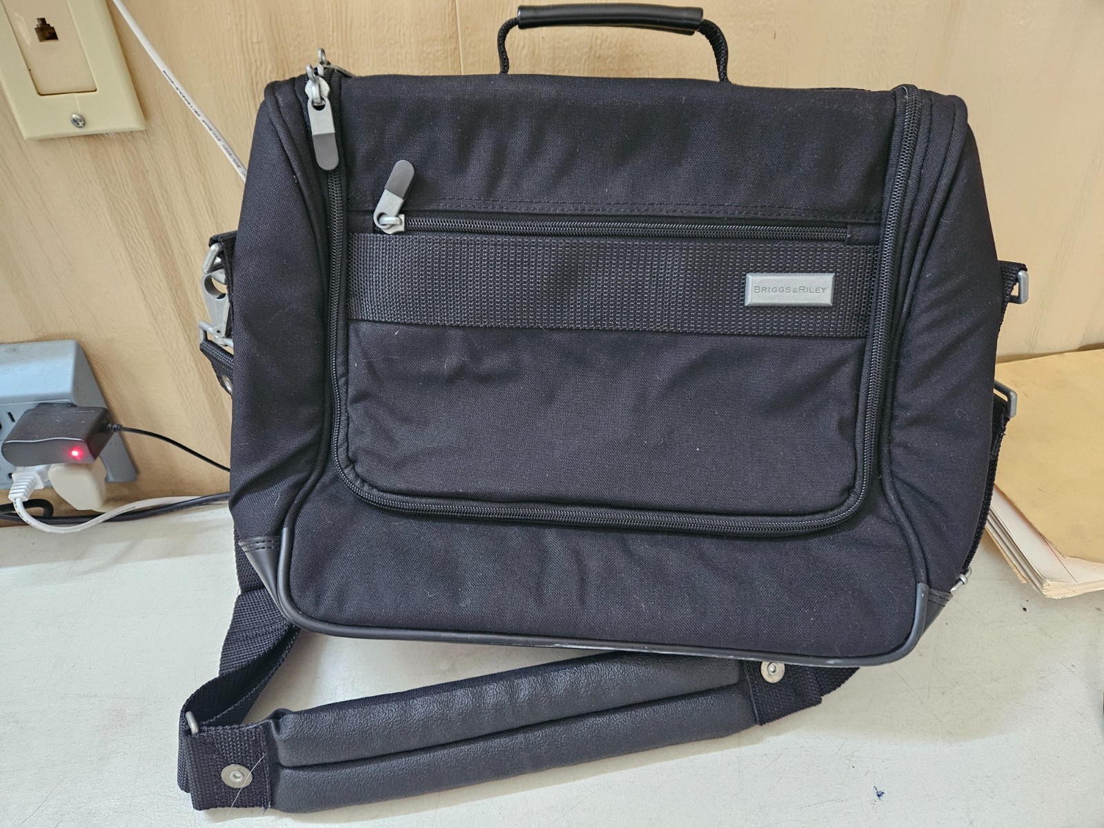 Briggs & Riley Black Zip Open Hanging Bag