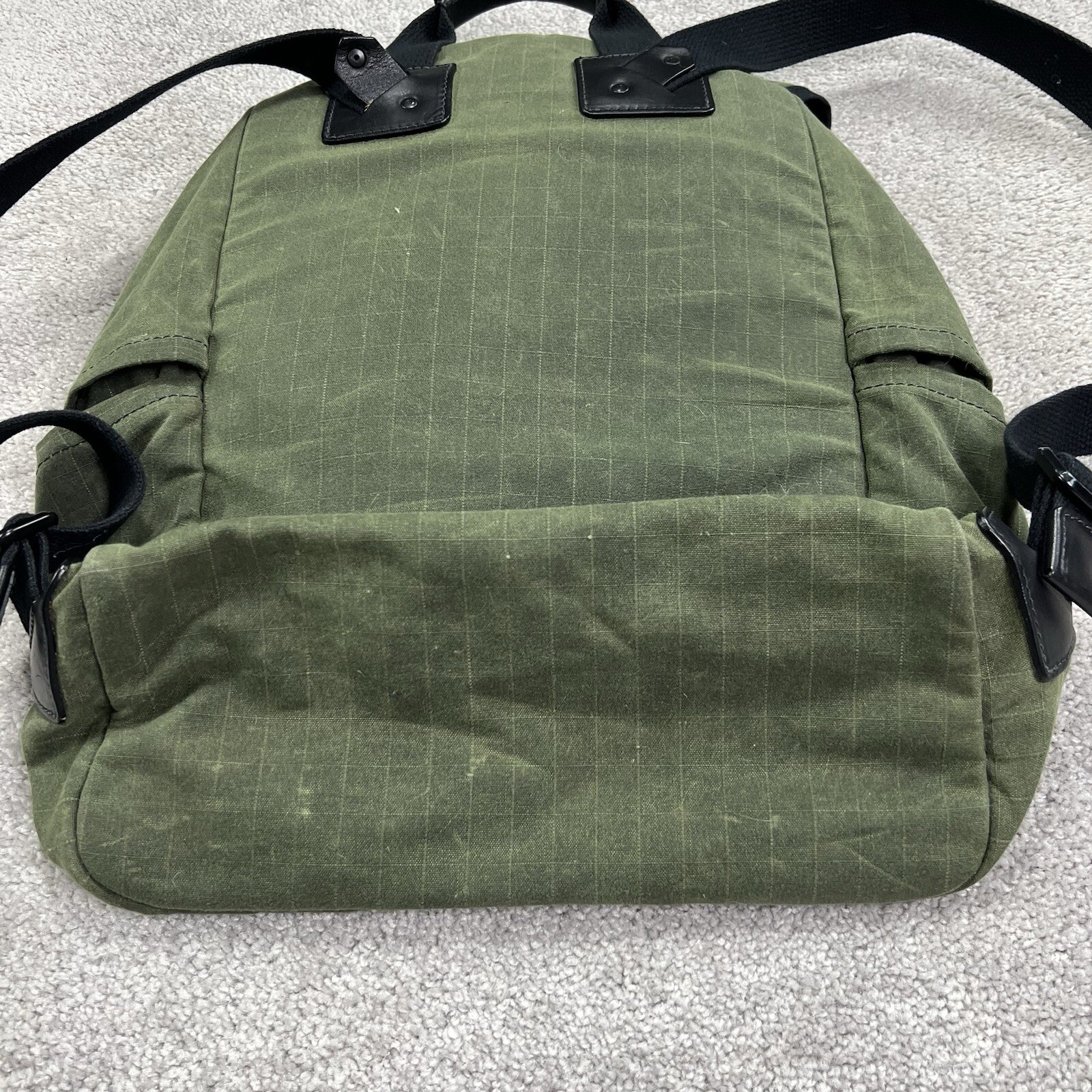 TANNER GOODS Olive Green Fabric Voyager Unisex Backpack Flaw