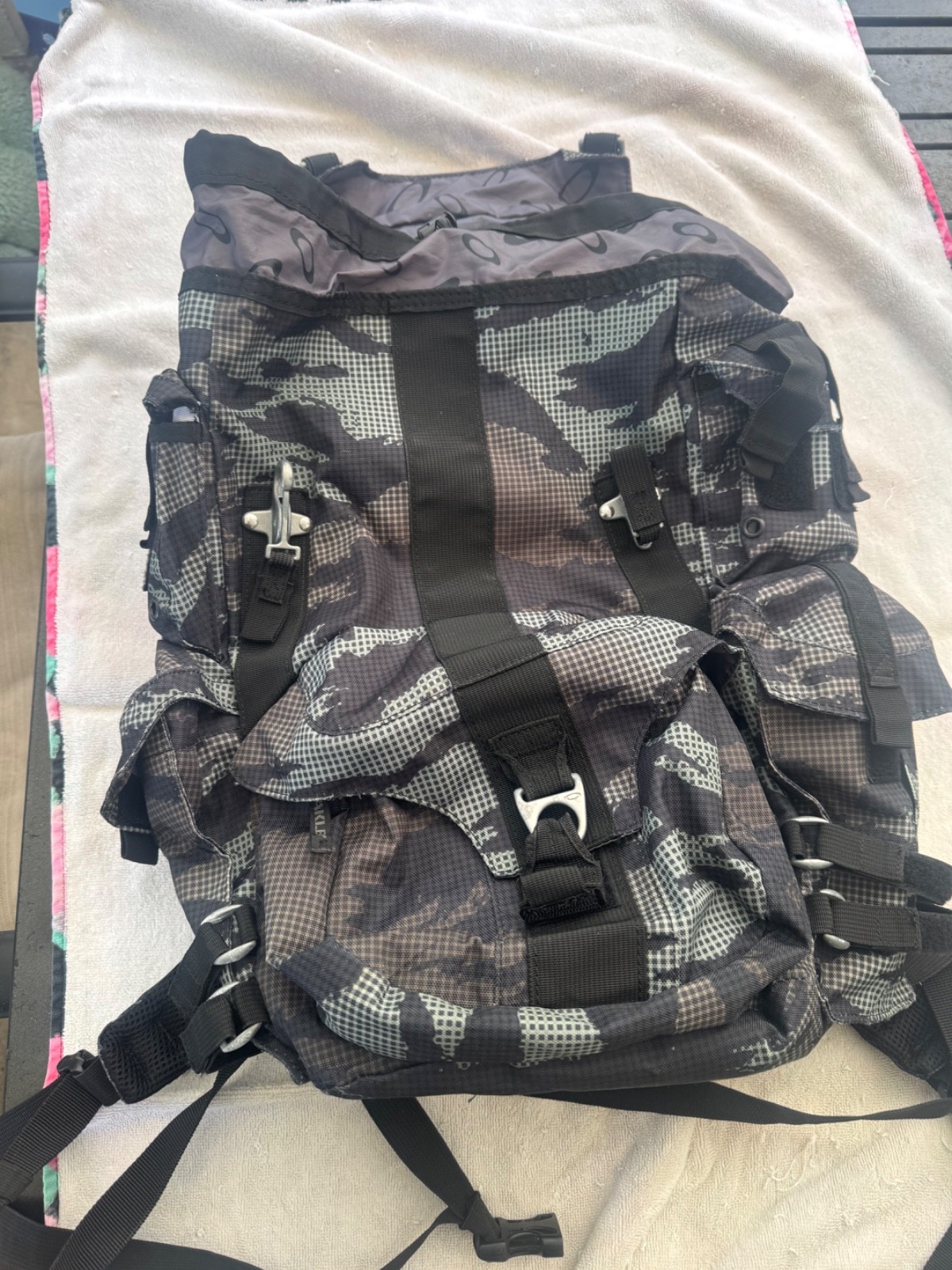 NEW oakley mechanism Tactical backpack Hiking Backpack Digicam Camo Military