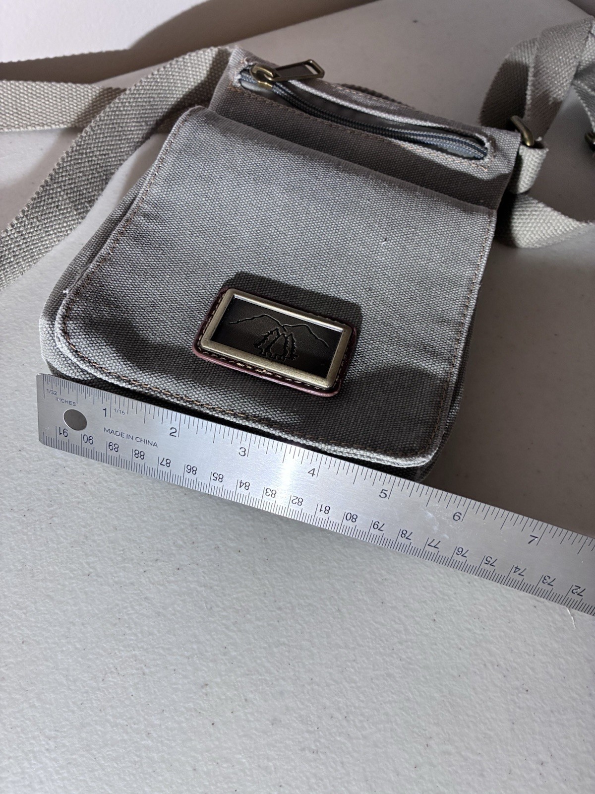 Prairie Schooner Gray Small Crossbody Adjustable Strap Zip Magnetic Outer Pocket