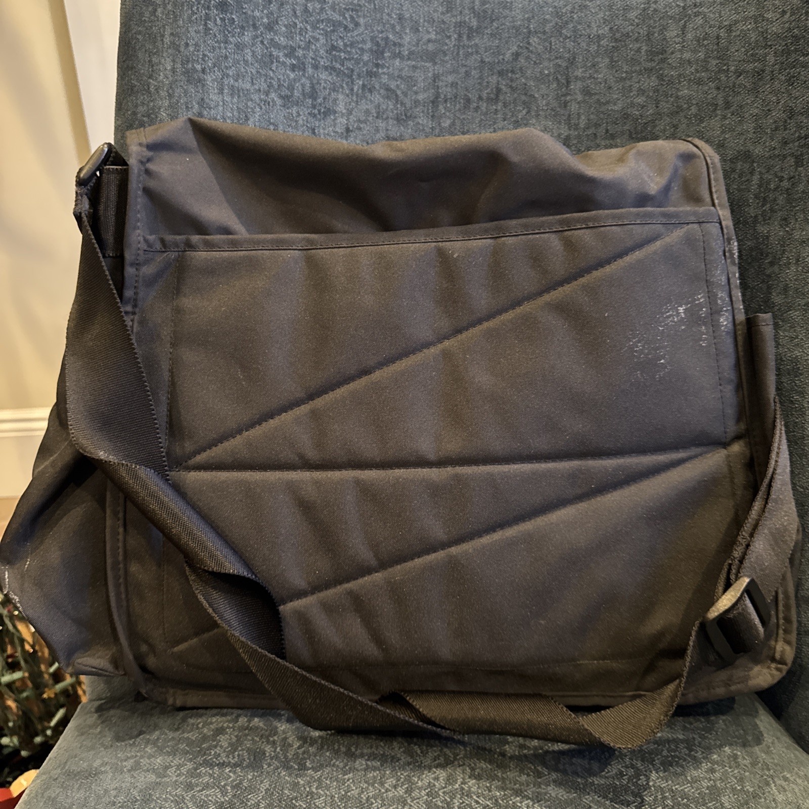 Kenneth Cole Reaction Black Nylon Messenger Bag 14×20 Vintage