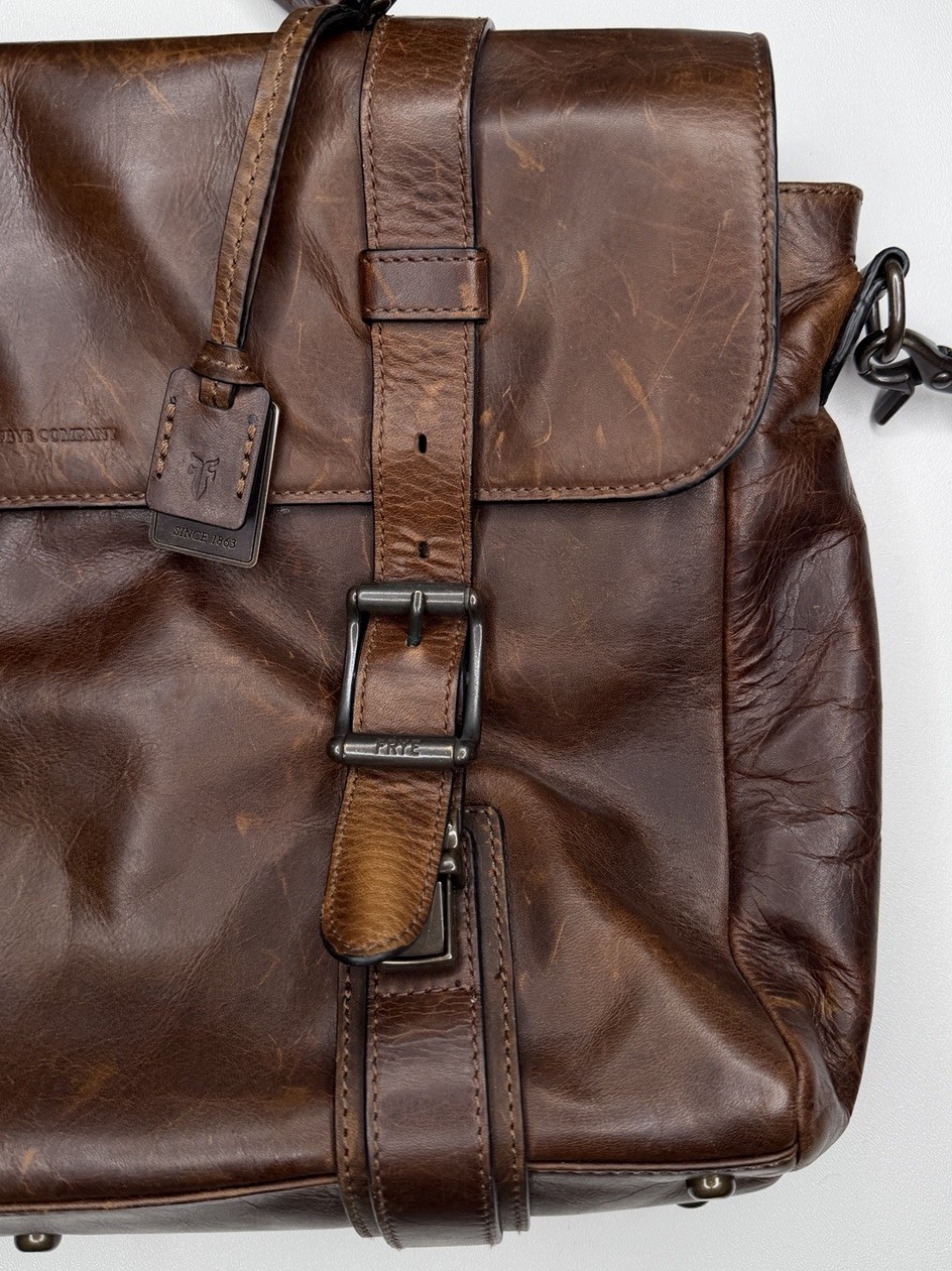 Frye Cognac Leather Logan Buckle Messenger Bag Laptop Utility Business Patina
