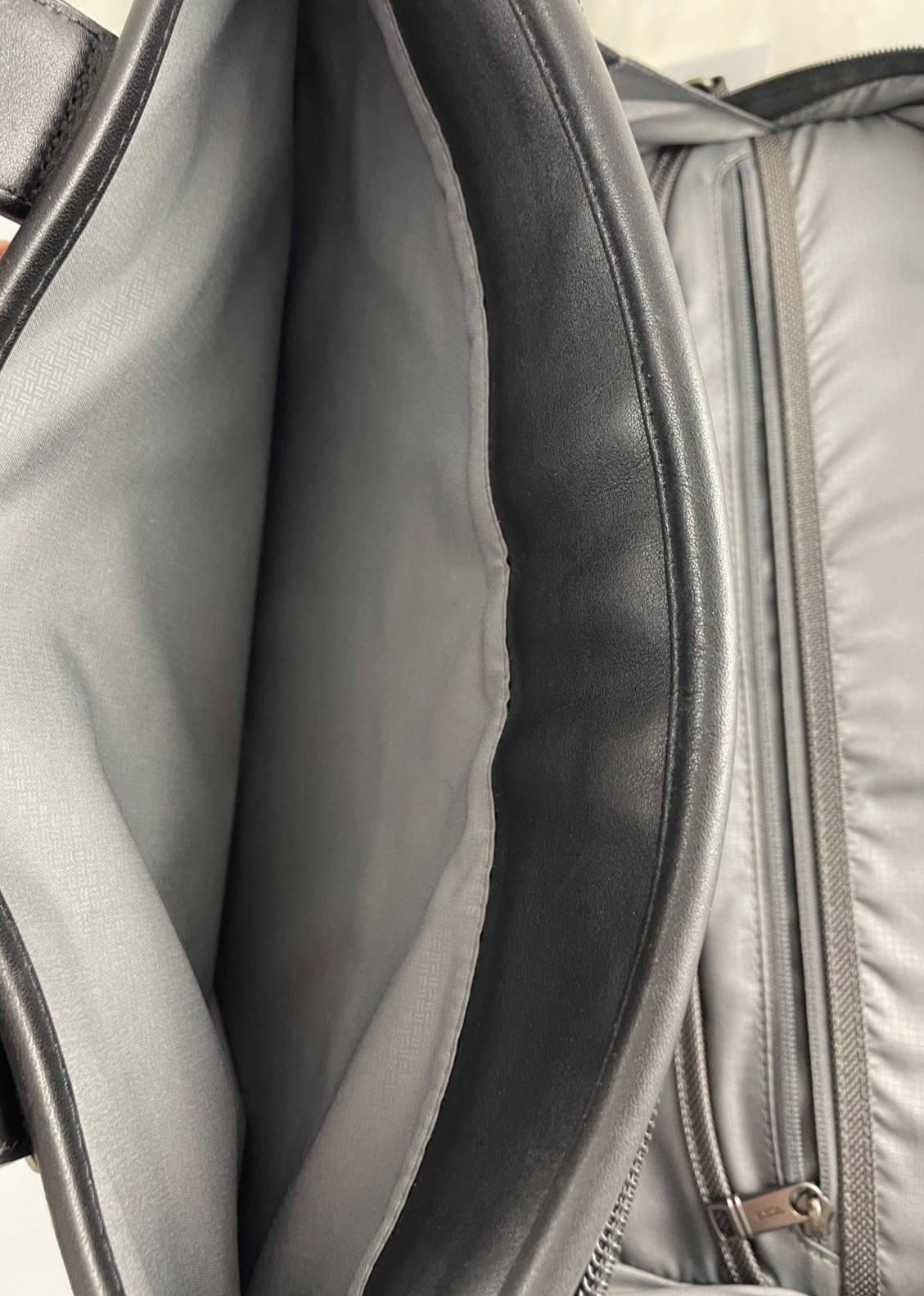 Tumi Alpha 3 Organizer Leather Briefcase Laptop Carry Bag Black 117320 Reg $895