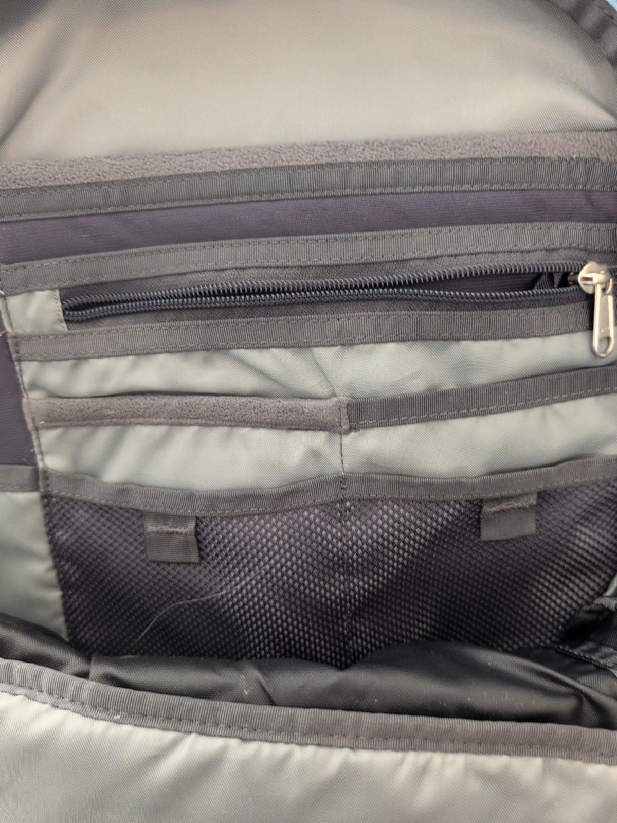 The North Face Recon Backpack Hiking Camping Storage Laptop Black W/ Blue Trim