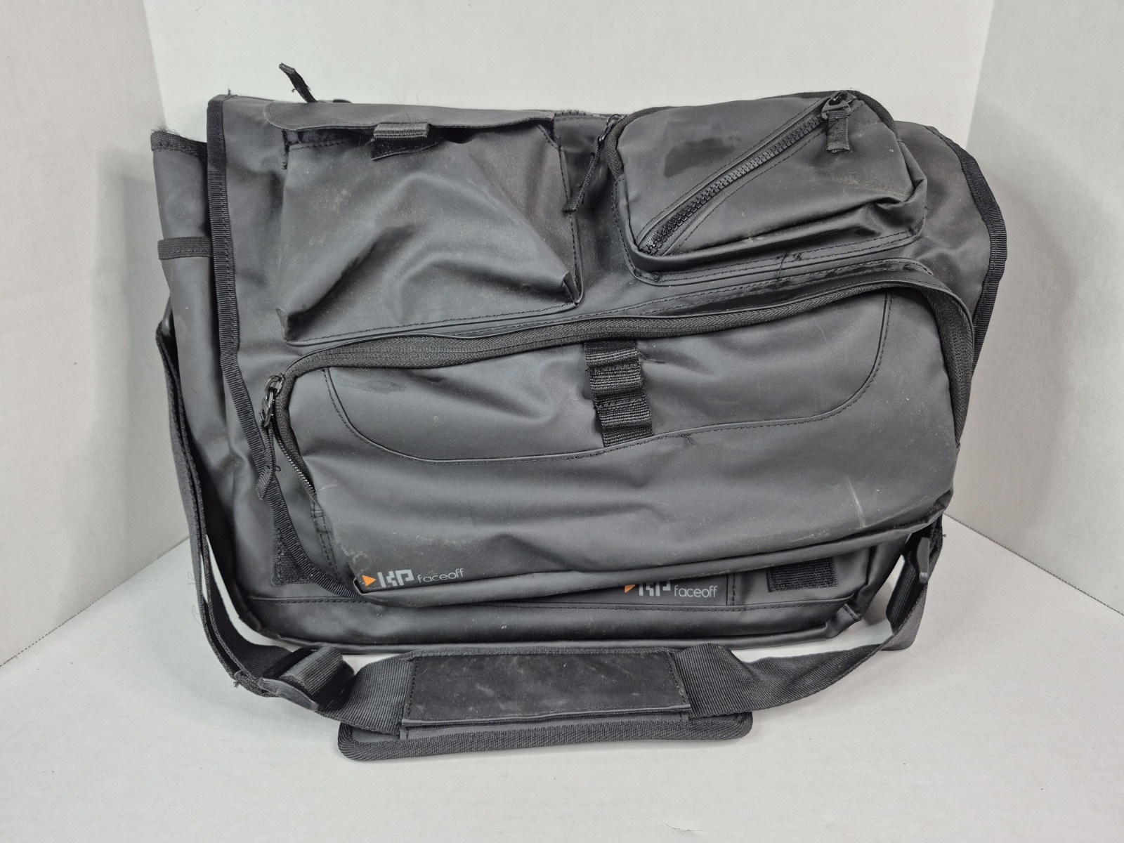 Ultra Pro KP Faceoff Gamers Bag 16″×12″×4″ Black With Detachable Front Clean