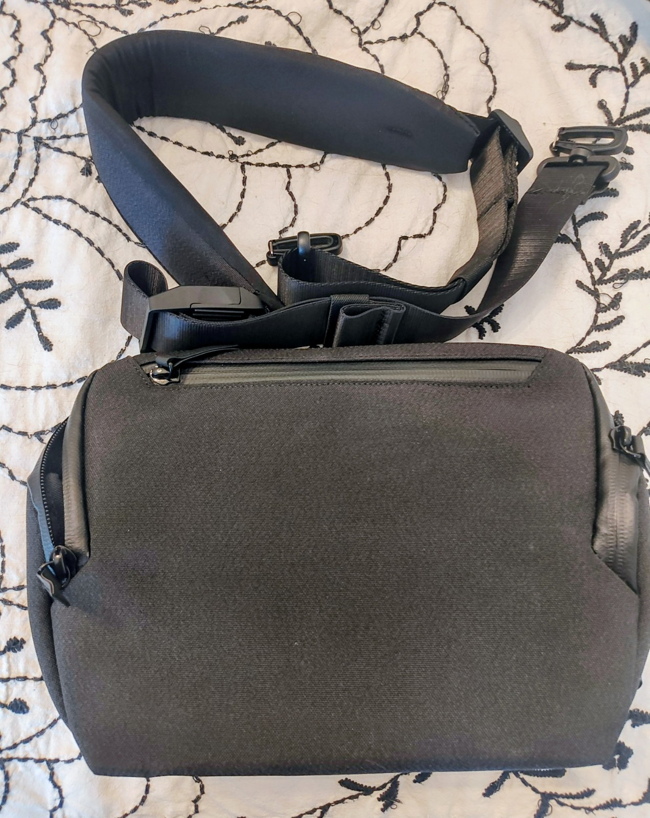 Alpaka Vertex Pouch All-in-One Sling Bag, Tech Pouch, Black, NWOT