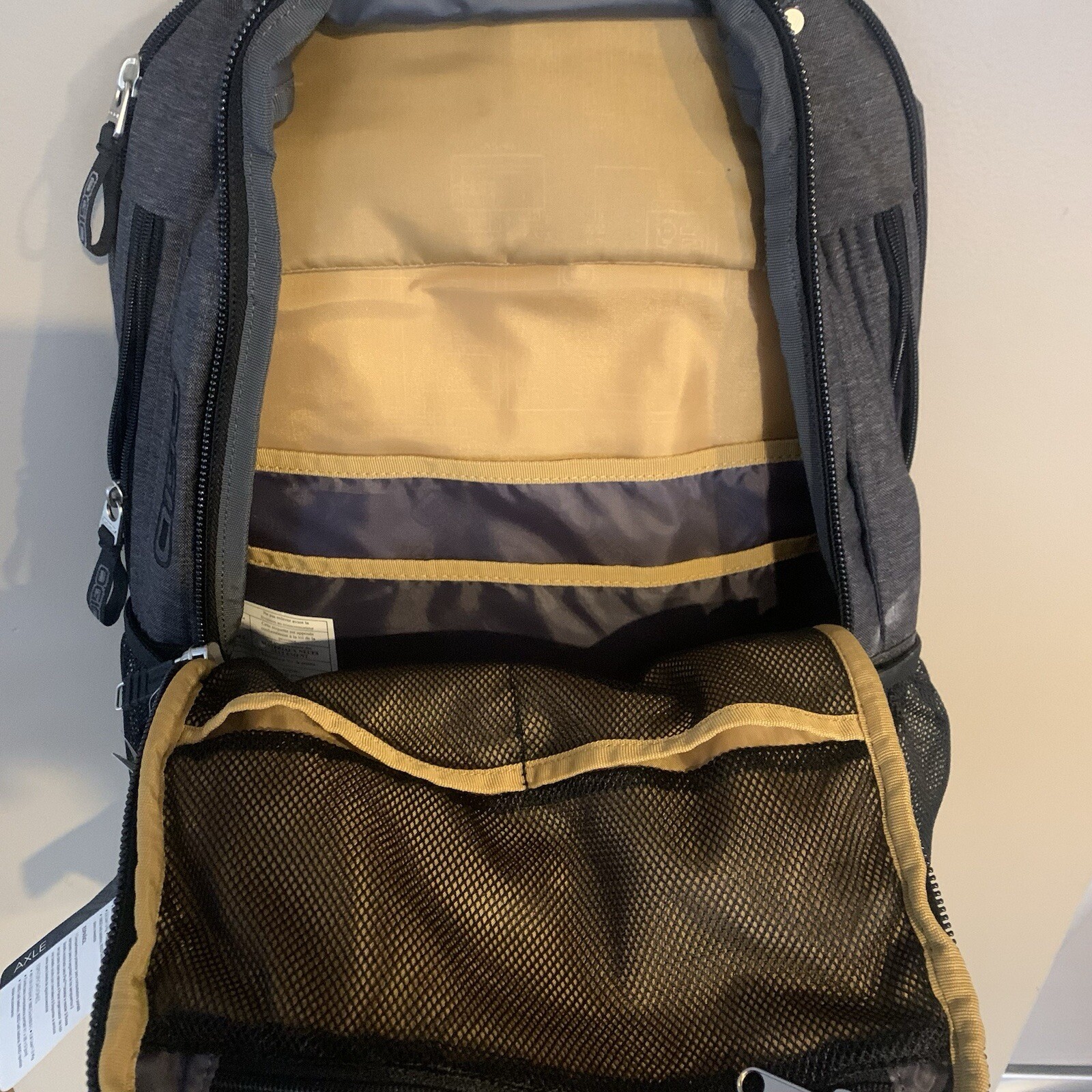 NWT Ogio Axle 17″ Laptop Backpack Dark Gray Static 19.25″H x 13″W x 9.25″D