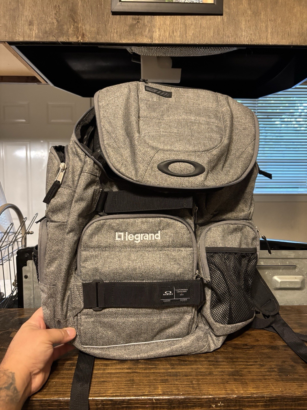 Oakley RN 96548 CA 35460 backpack Kitchen Sink Backpack 34L Capacity Gray