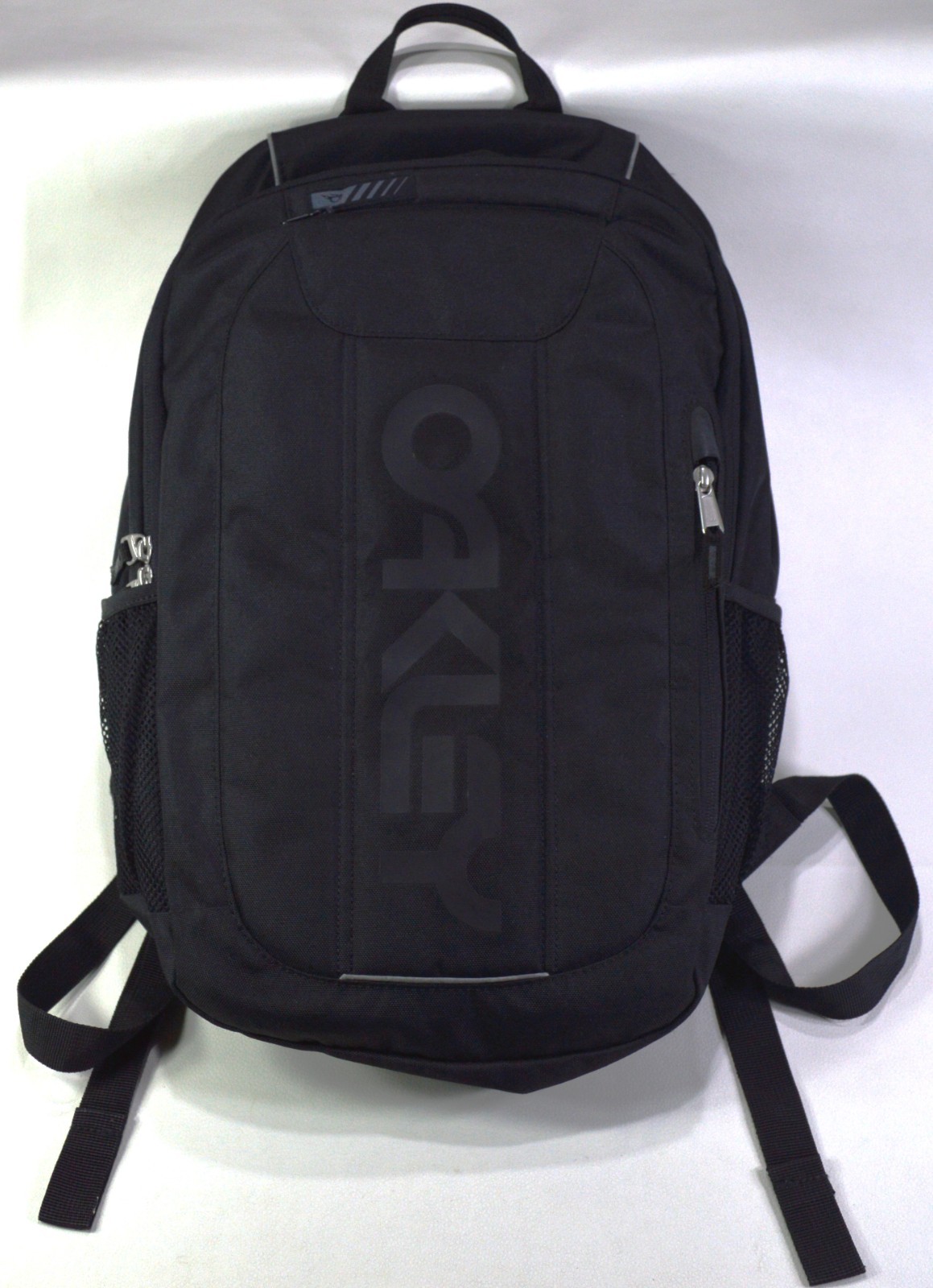 Rare Oakley Software Backpack Skull Bones Tag Black Vintage Y2K