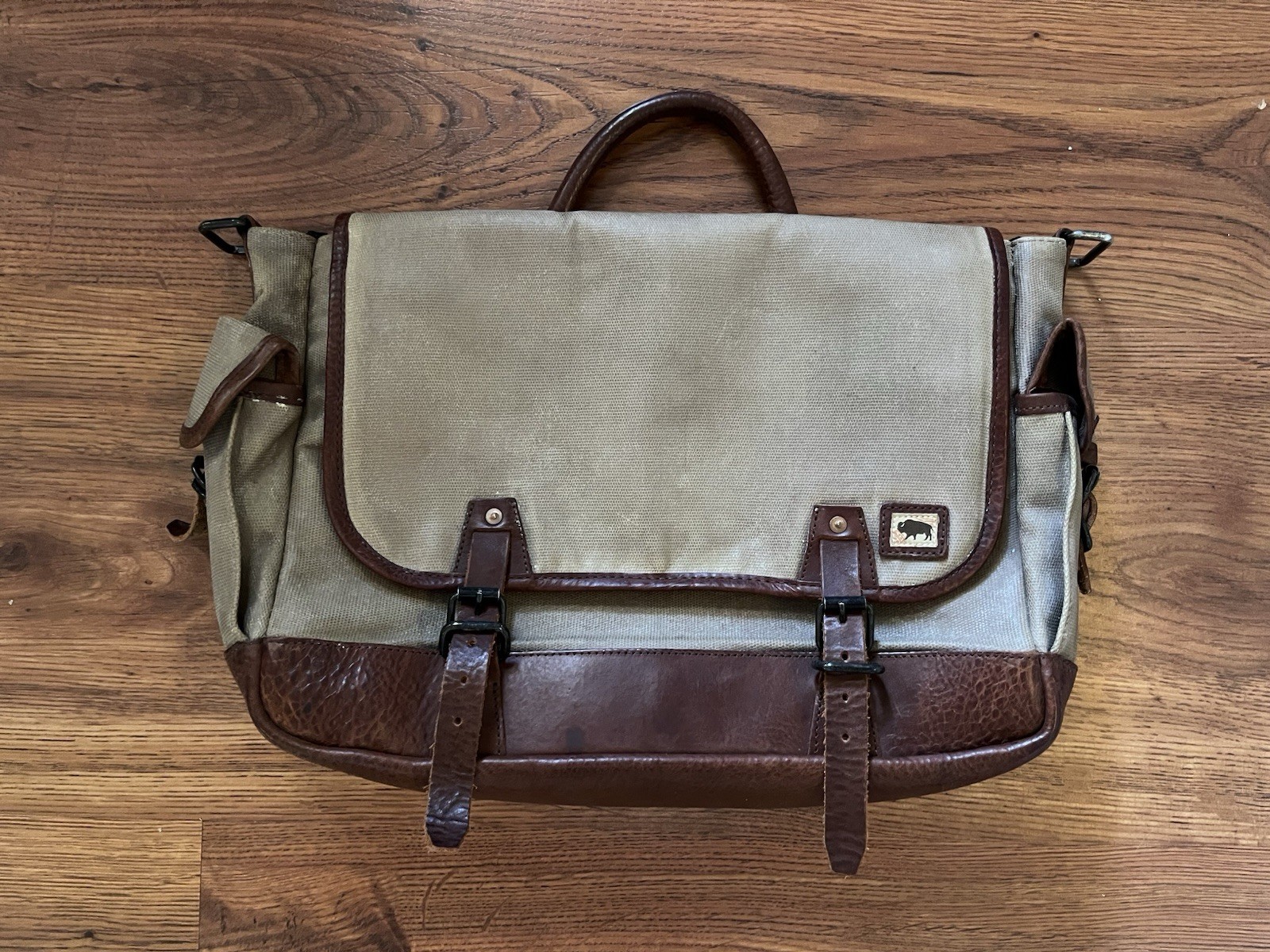 Buffalo Jackson Messenger Bag