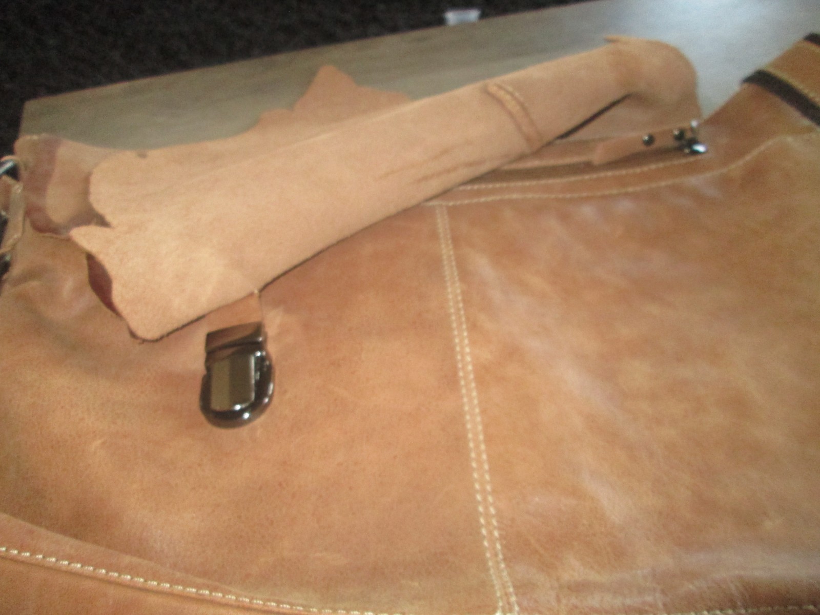 RARE VINTAGE LANDLEDER GERMANY DISTRESSED LEATHER MESSENGER BRIEFCASE BAG, LQQK!