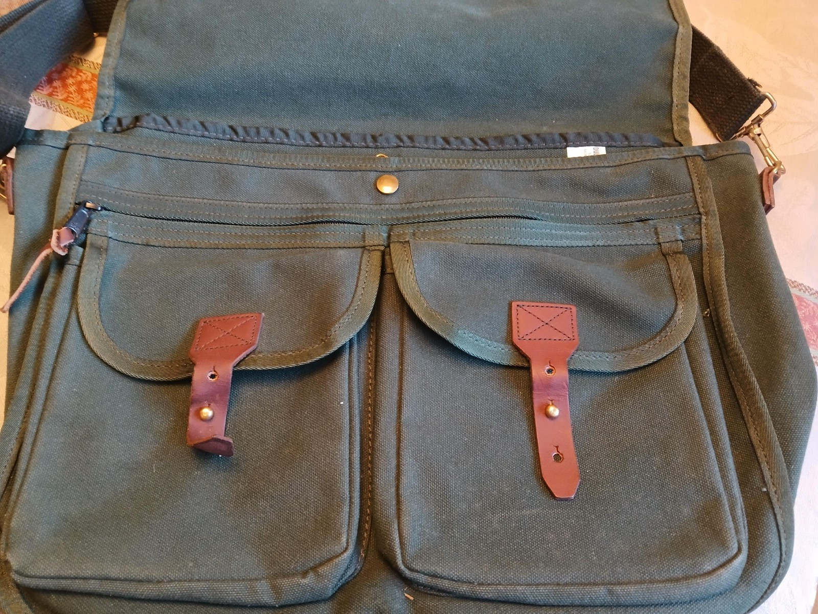 DULUTH TRADING COMPANY CANVAS W/ LEATHER TRIM MESSENGER BAG BRIEFCASE MADE IN US