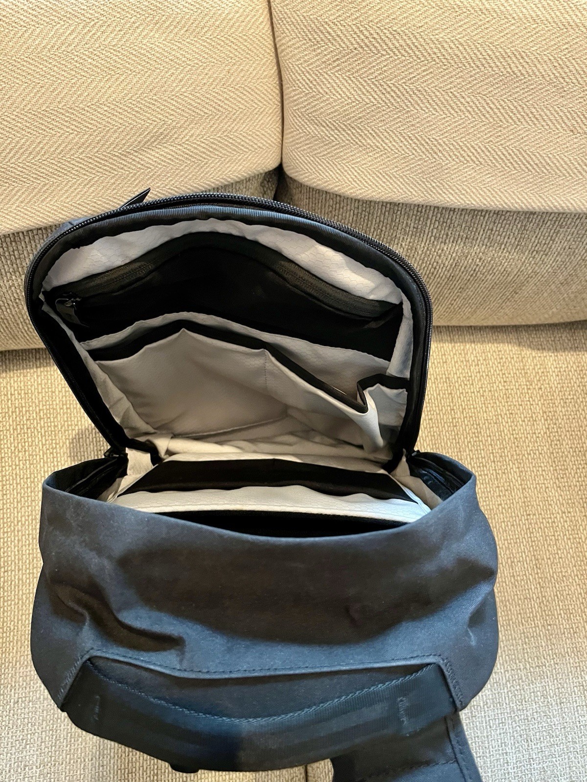 ALPAKA METRO BACKPACK (12L)