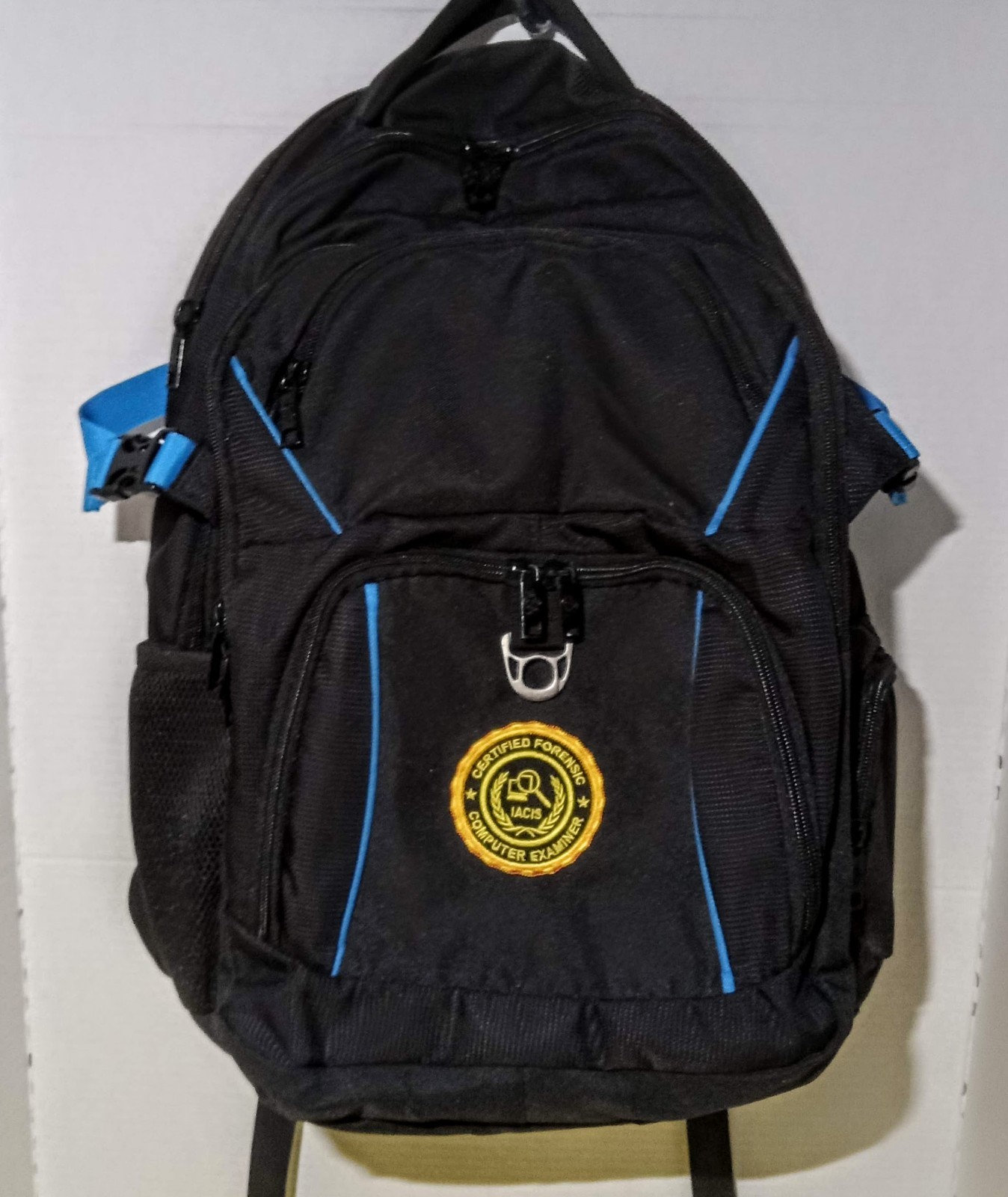Backpack-Multiple Pockets-Large-19inx14inx6in-Black and Blue-pre-owned
