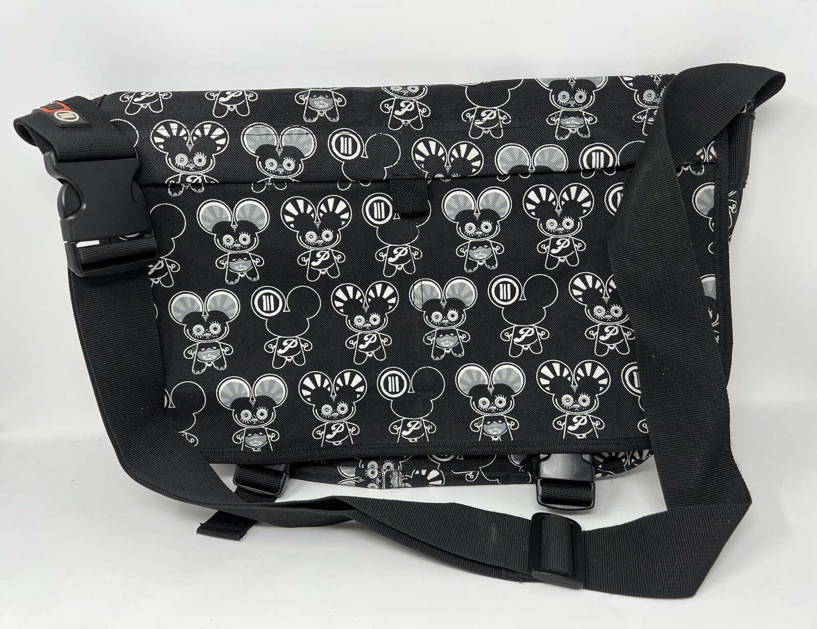 Loop NYC Mooky III Parcel Vinyl Nation Messenger Bag Shoulder Carrying Crossbody