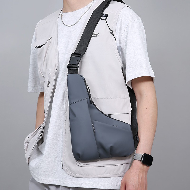 Anti Theft Close Fitting Chest Bag Men’s Triangle Bag Crossbody Sports Sling Bag