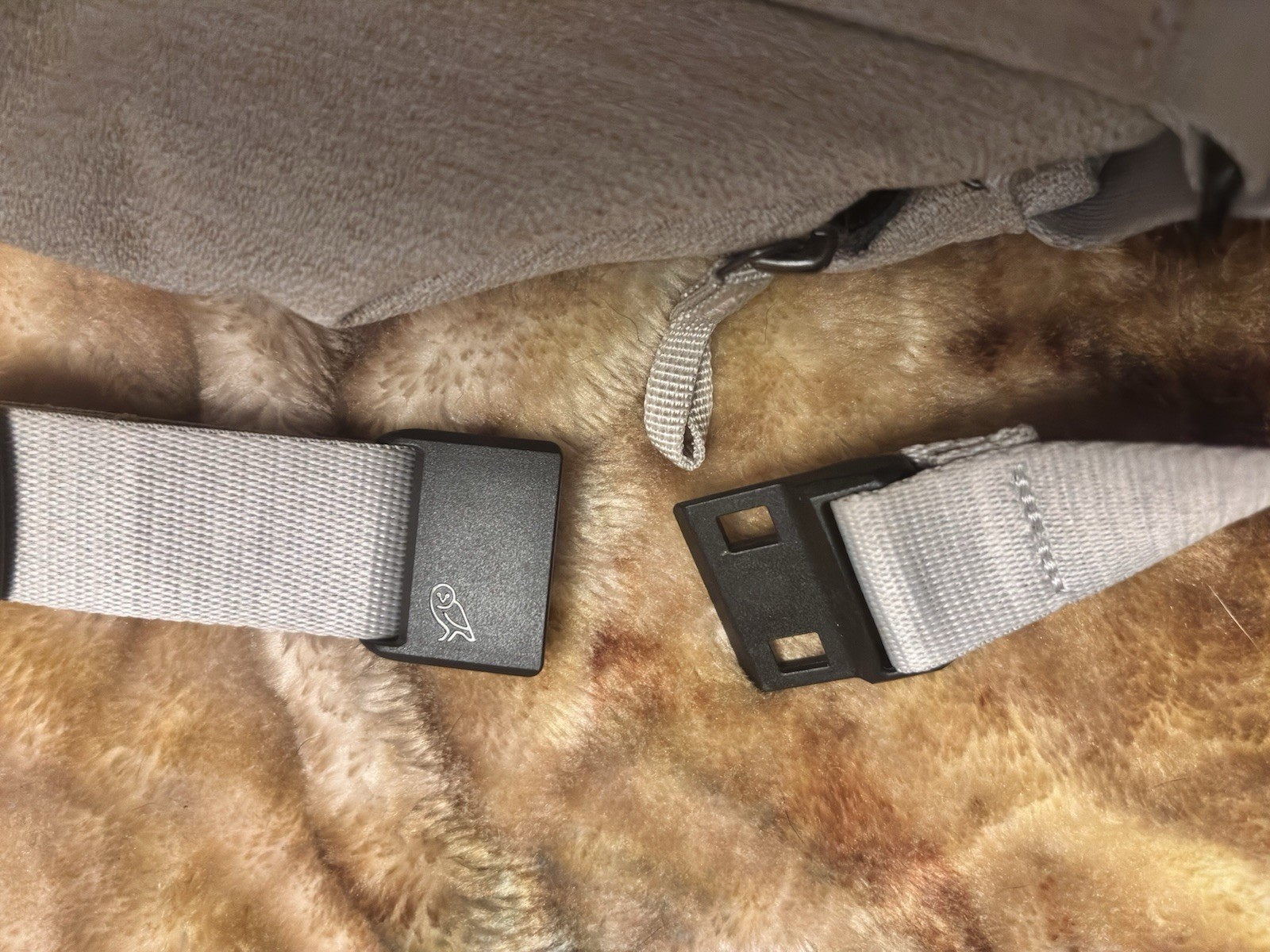 Bellroy Gray Messenger Bag Crossbody Strap Zip/Buckle, Inner Pockets Key Clip