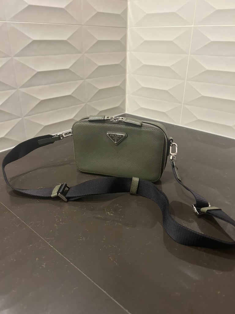 👜🟢 Prada Brique Saffiano Leather Bag – Loden Green – Like New Crossbody