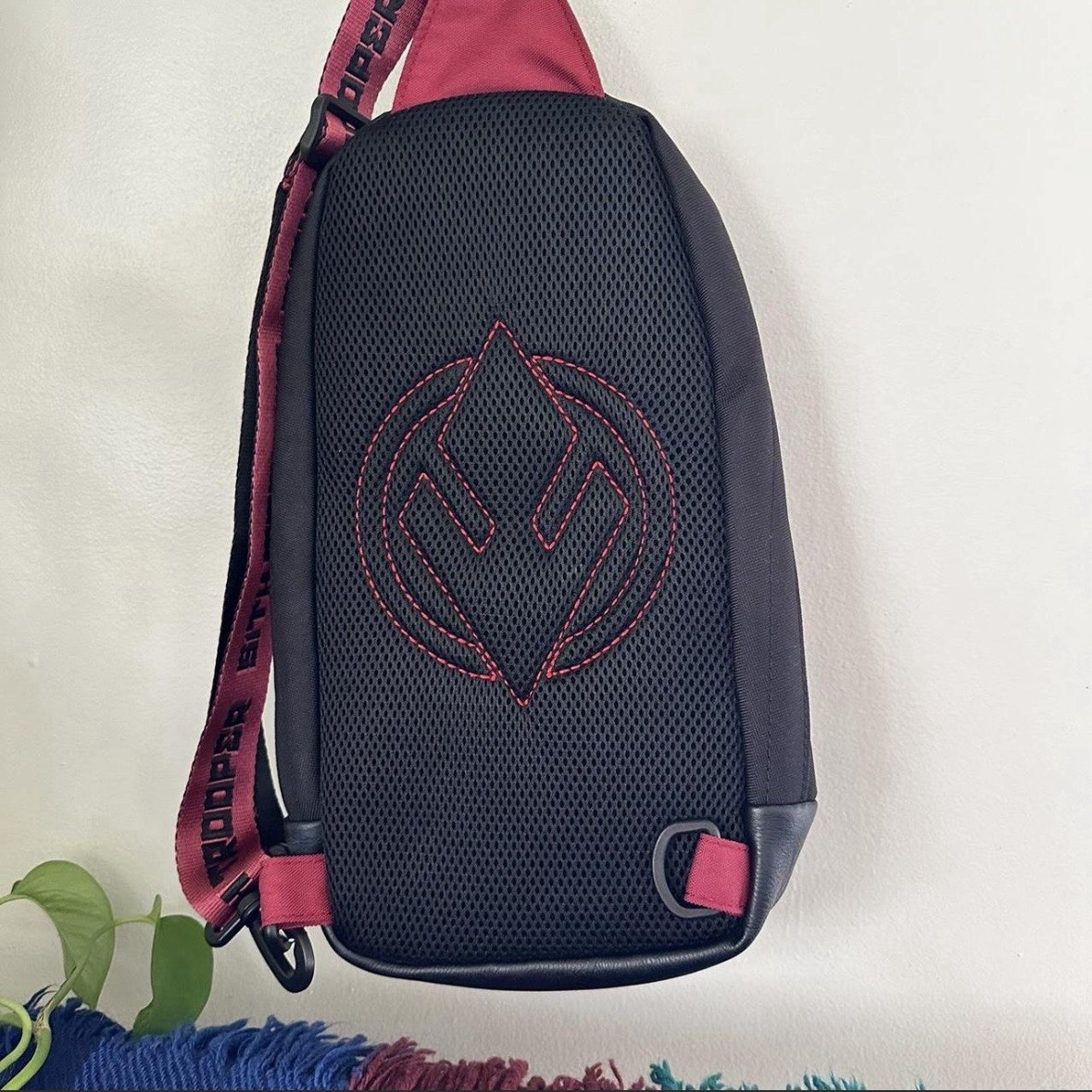 Loungefly Star Wars Sling Bag Black/Red Zip Closure Adjustable Detachable Strap