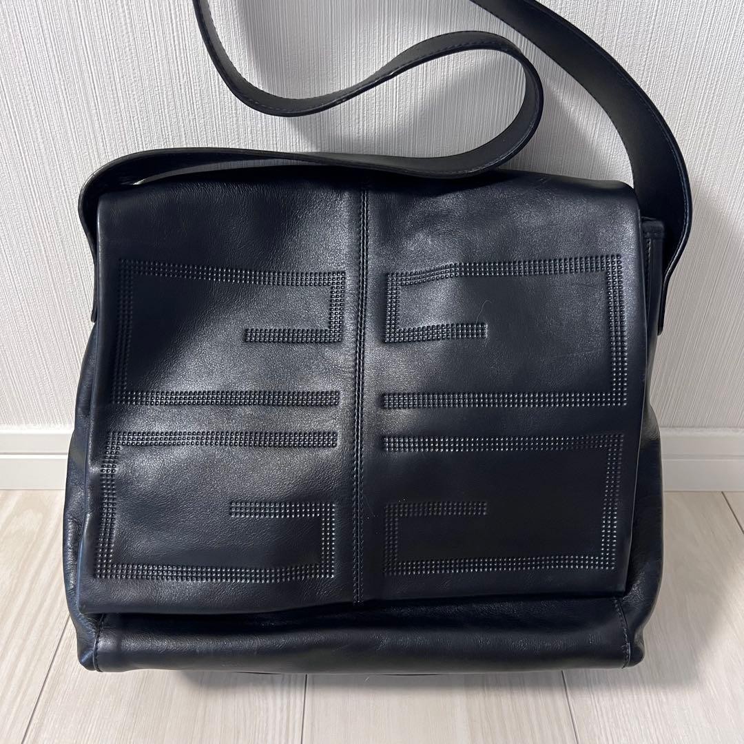 Givenchy Authentic Flap Shoulder Bag Messenger Bag 4G Logo Business Leather