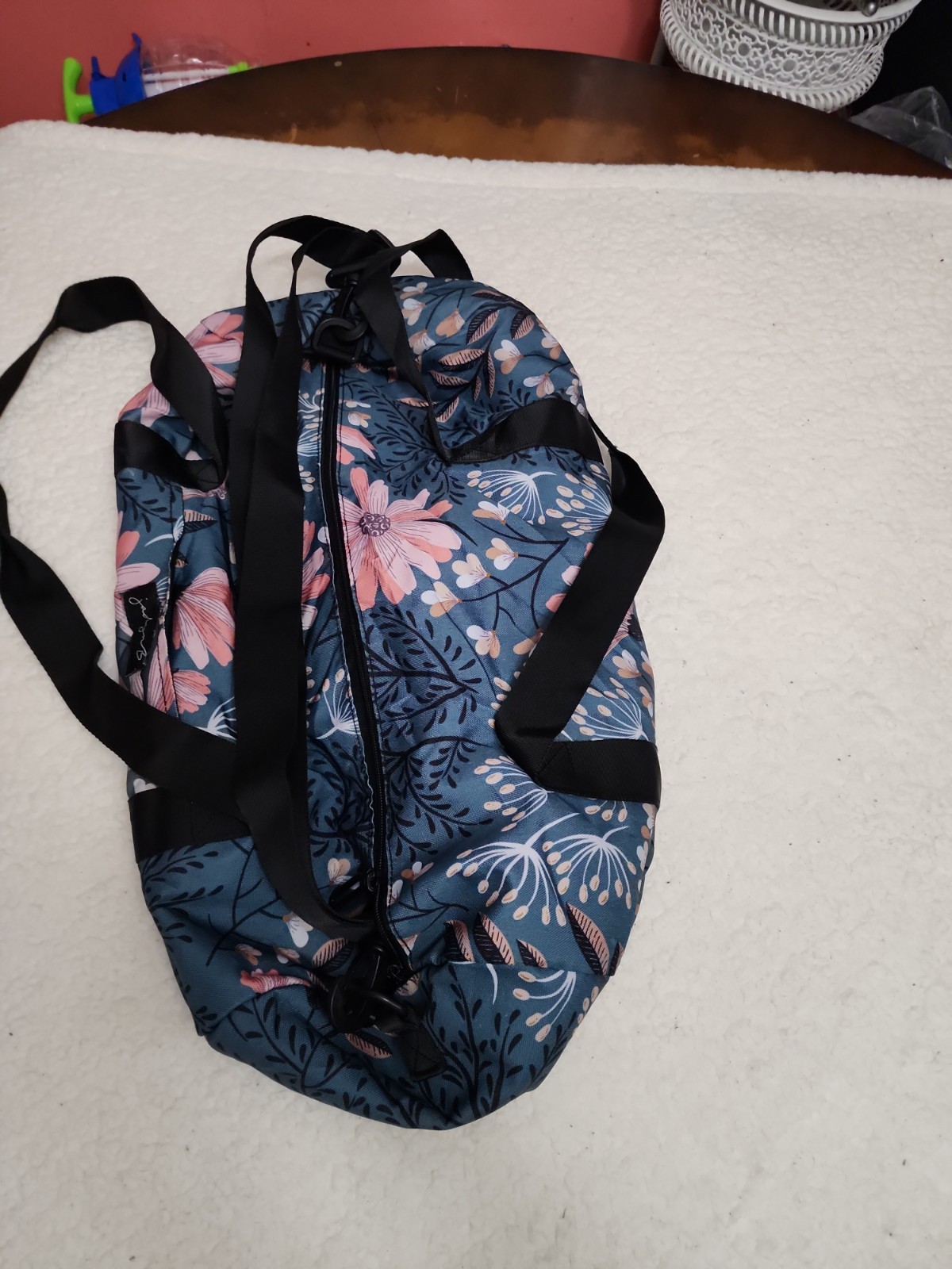 Jadyn B 19″ Barrel Women’s Duffel Bag Navy Floral RN146053 100% polyester China