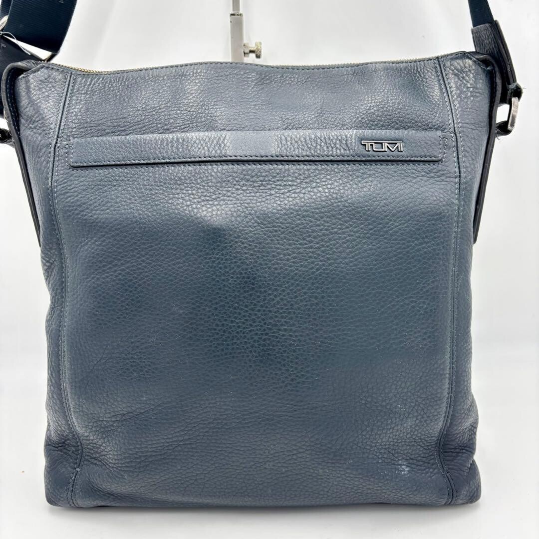 TUMI Centro Venezia Navy Leather Crossbody Bag Mens Authentic 31cm 11.8in