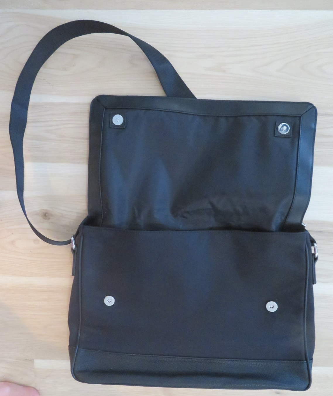 NWOT NEW Calvin Klein Black Microfiber Messenger Bag 15 x 11 x 3″ Unisex