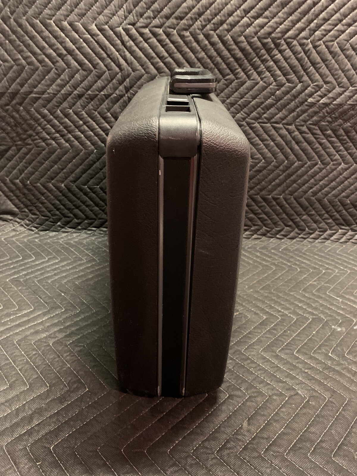 Vintage Classic SAMSONITE Hard Shell Black BRIEFCASE Deep 5″ Delegate Attache
