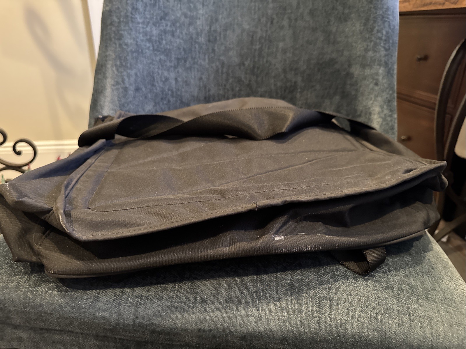Kenneth Cole Reaction Black Nylon Messenger Bag 14×20 Vintage