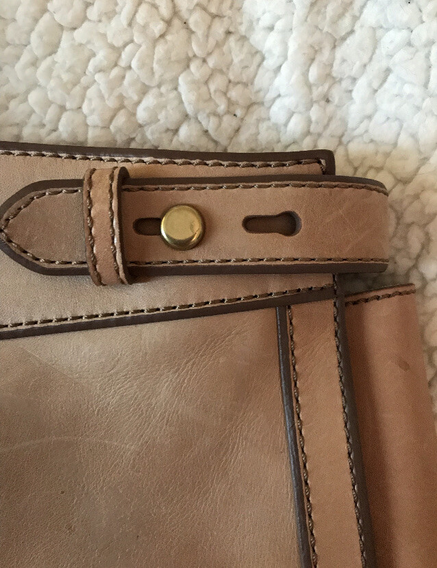 $175 FOSSIL – Beige Leather Briefcase Satchel Laptop Bag Bag Unisex