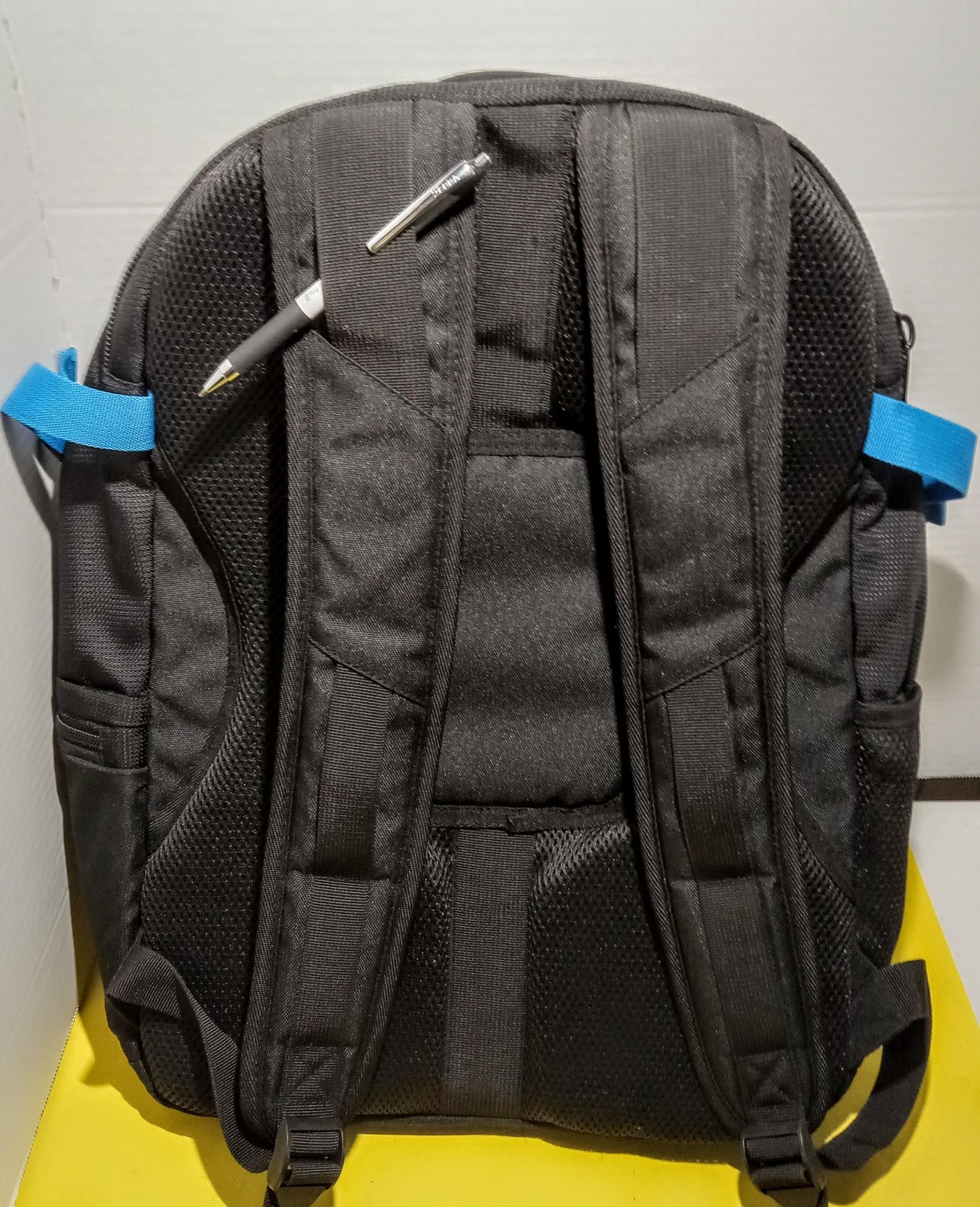 Backpack-Multiple Pockets-Large-19inx14inx6in-Black and Blue-pre-owned