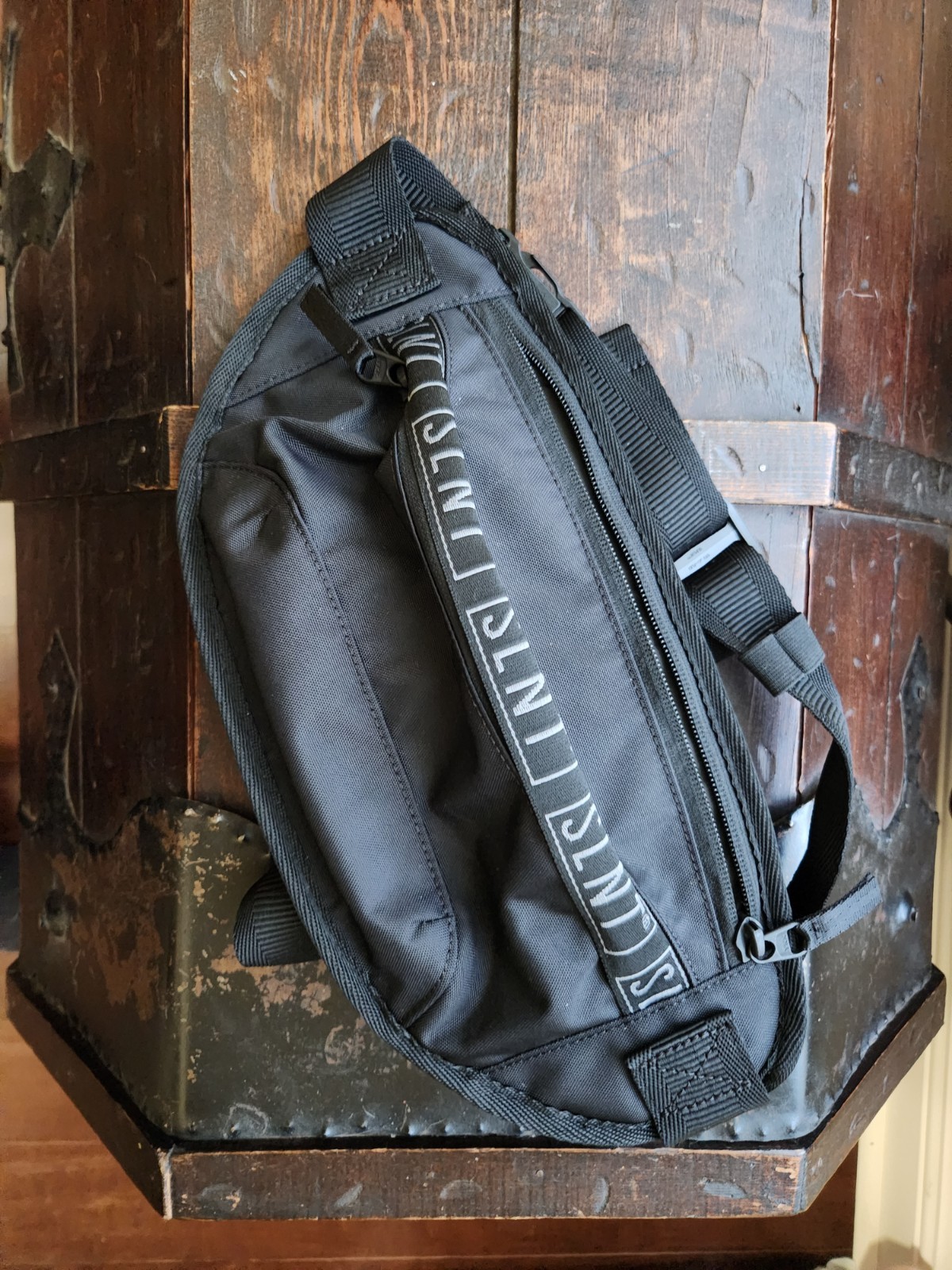 SLNT Essentials Medium Plus Sized Faraday Sling Bag