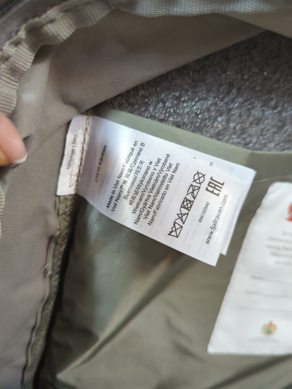 Fjallraven 27172 Kanken Backpack Laptop 15″ FOG Light Gray Zip Around Top Handl