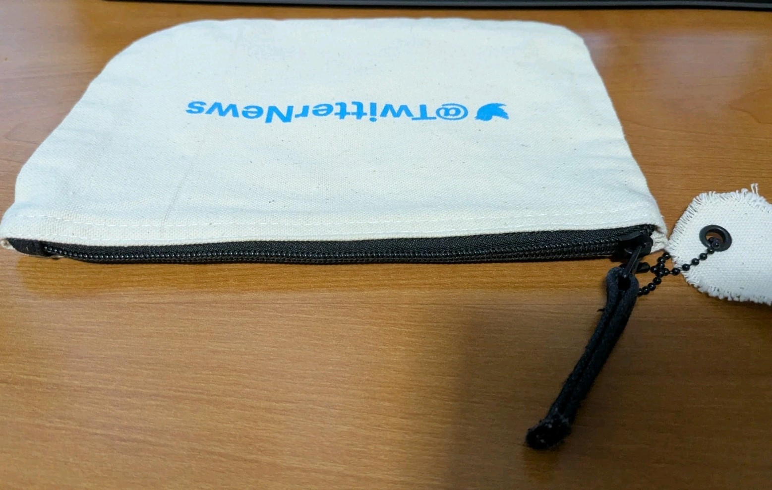 TWITTER NEWS Gemline Zippered Pouch 100% Cotton – RARE – @