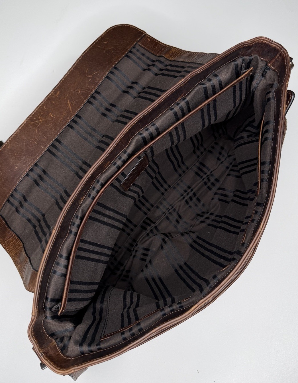 Frye Cognac Leather Logan Buckle Messenger Bag Laptop Utility Business Patina
